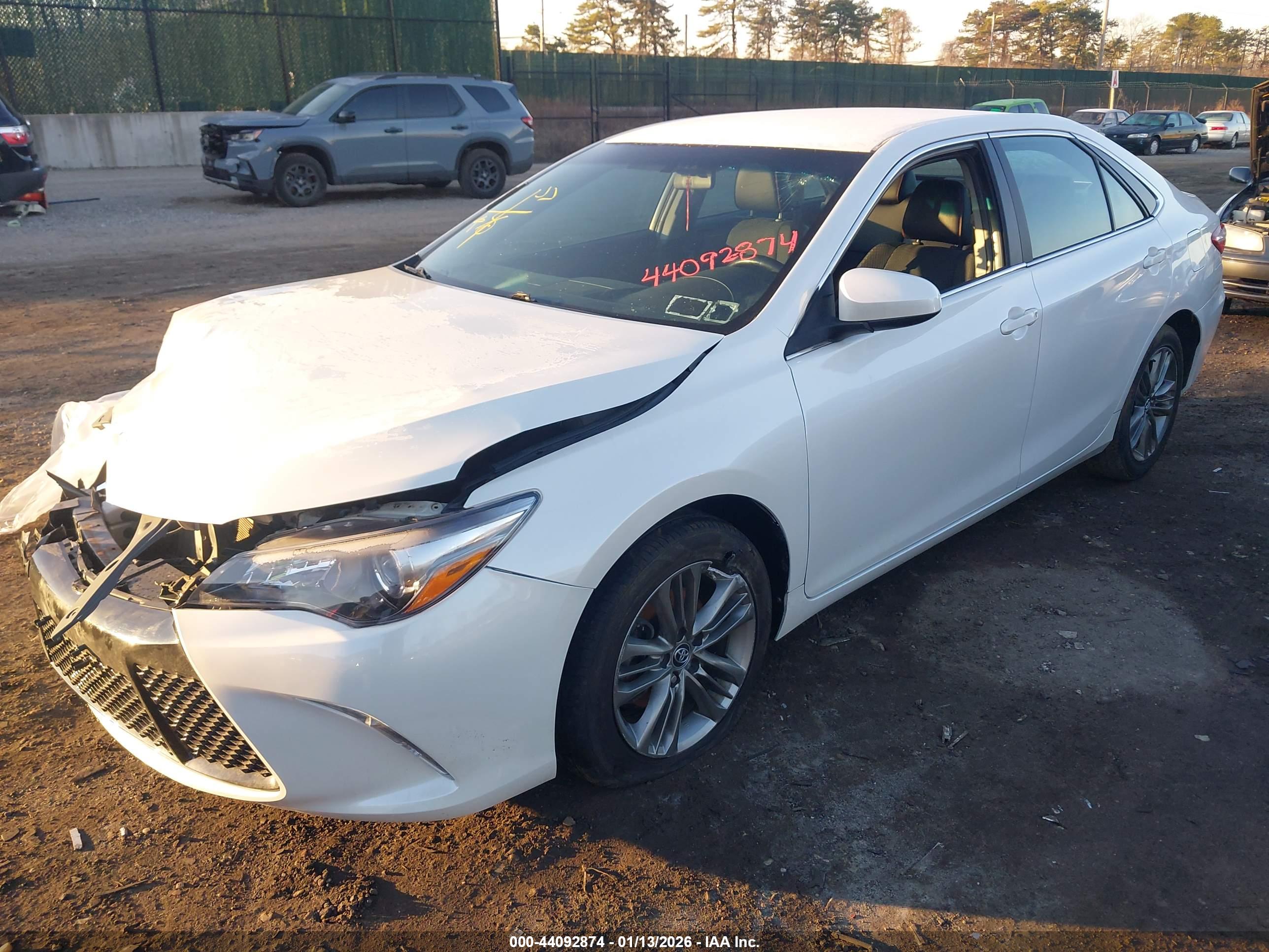 TOYOTA CAMRY image 2
