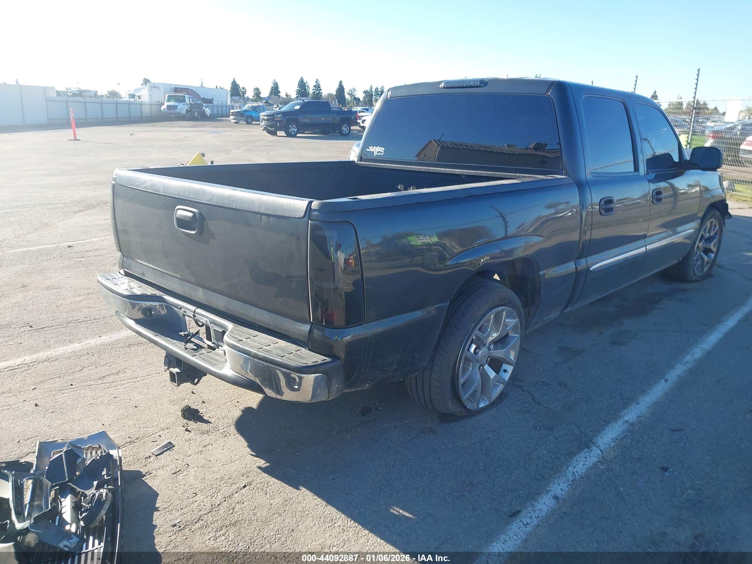 GMC SIERRA image 4
