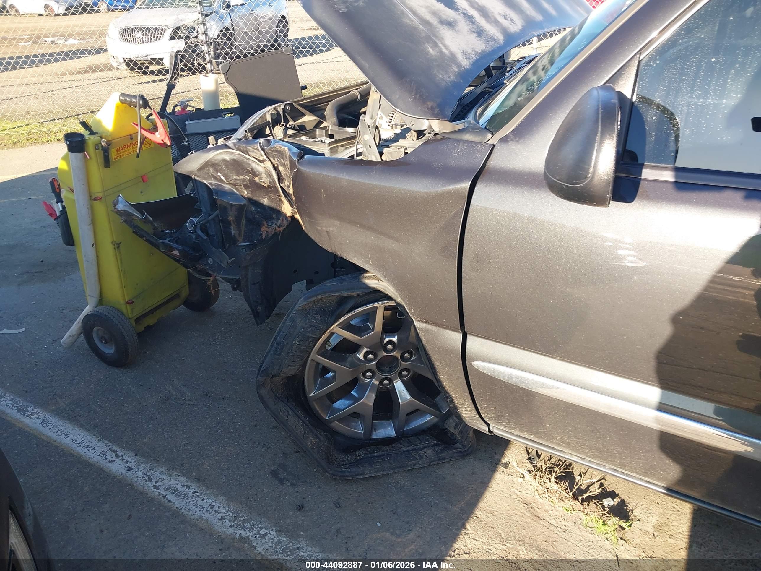 GMC SIERRA image 6