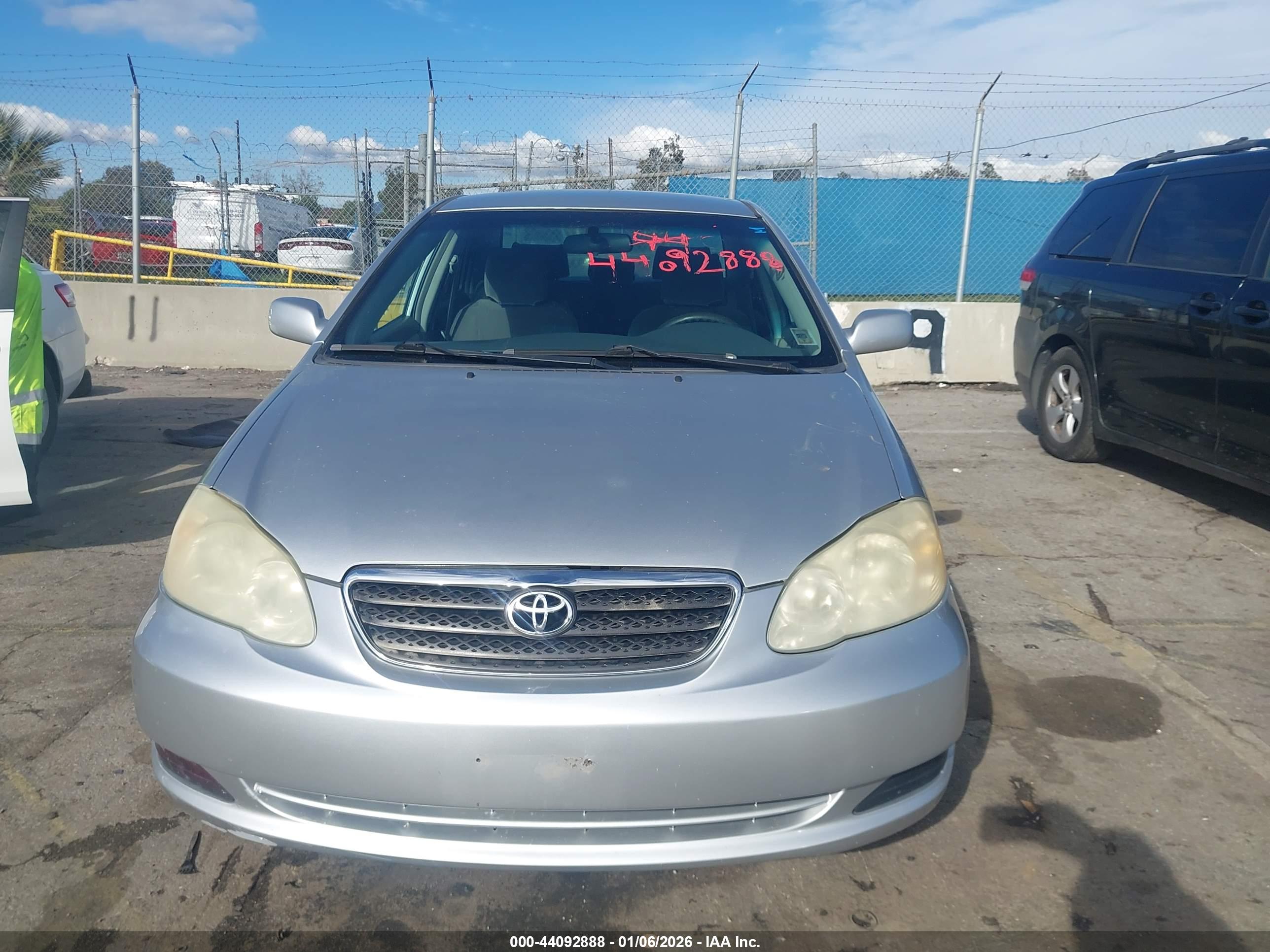 TOYOTA COROLLA image 6