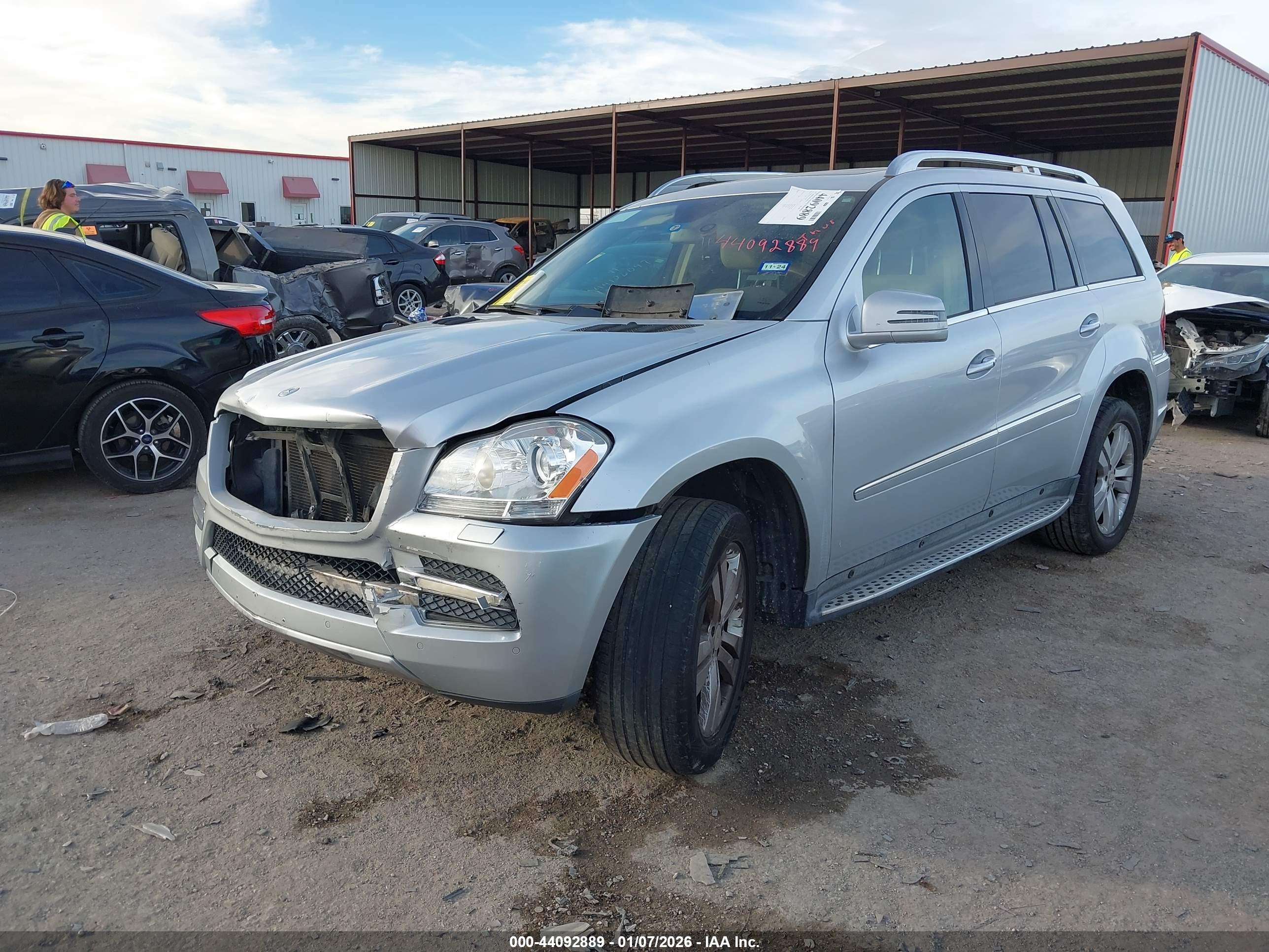 MERCEDES-BENZ GL image 2