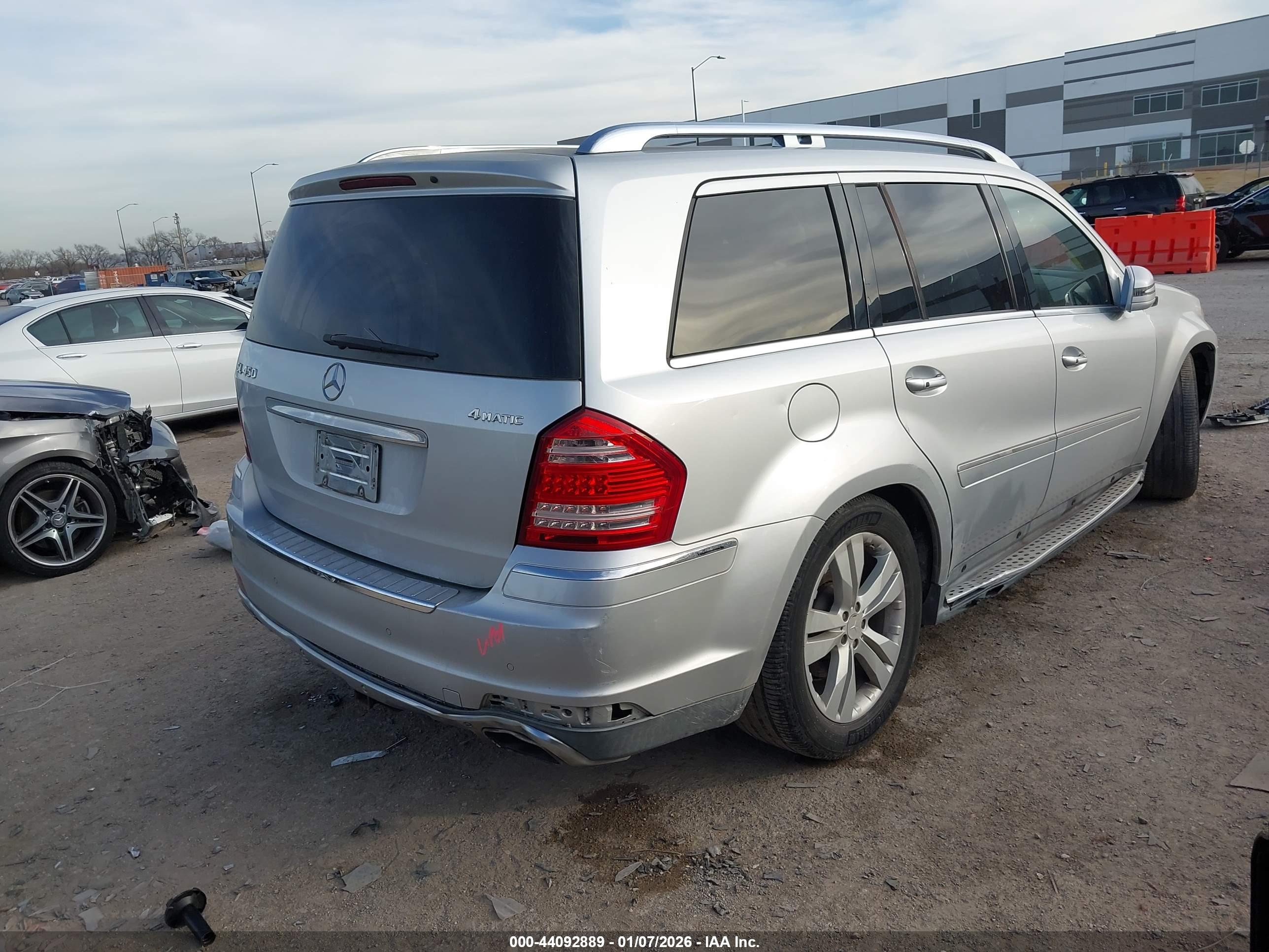 MERCEDES-BENZ GL image 4