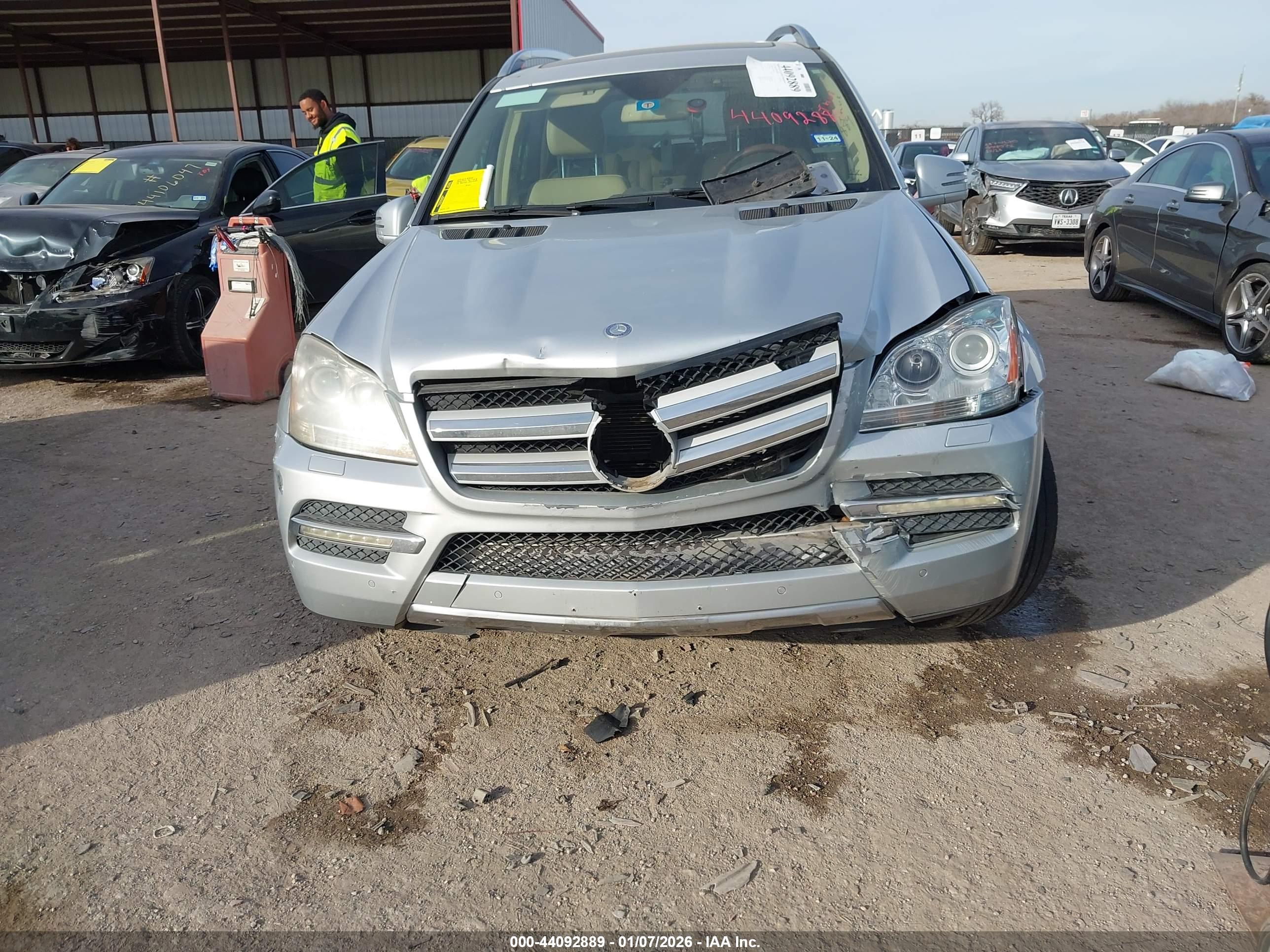 MERCEDES-BENZ GL image 6
