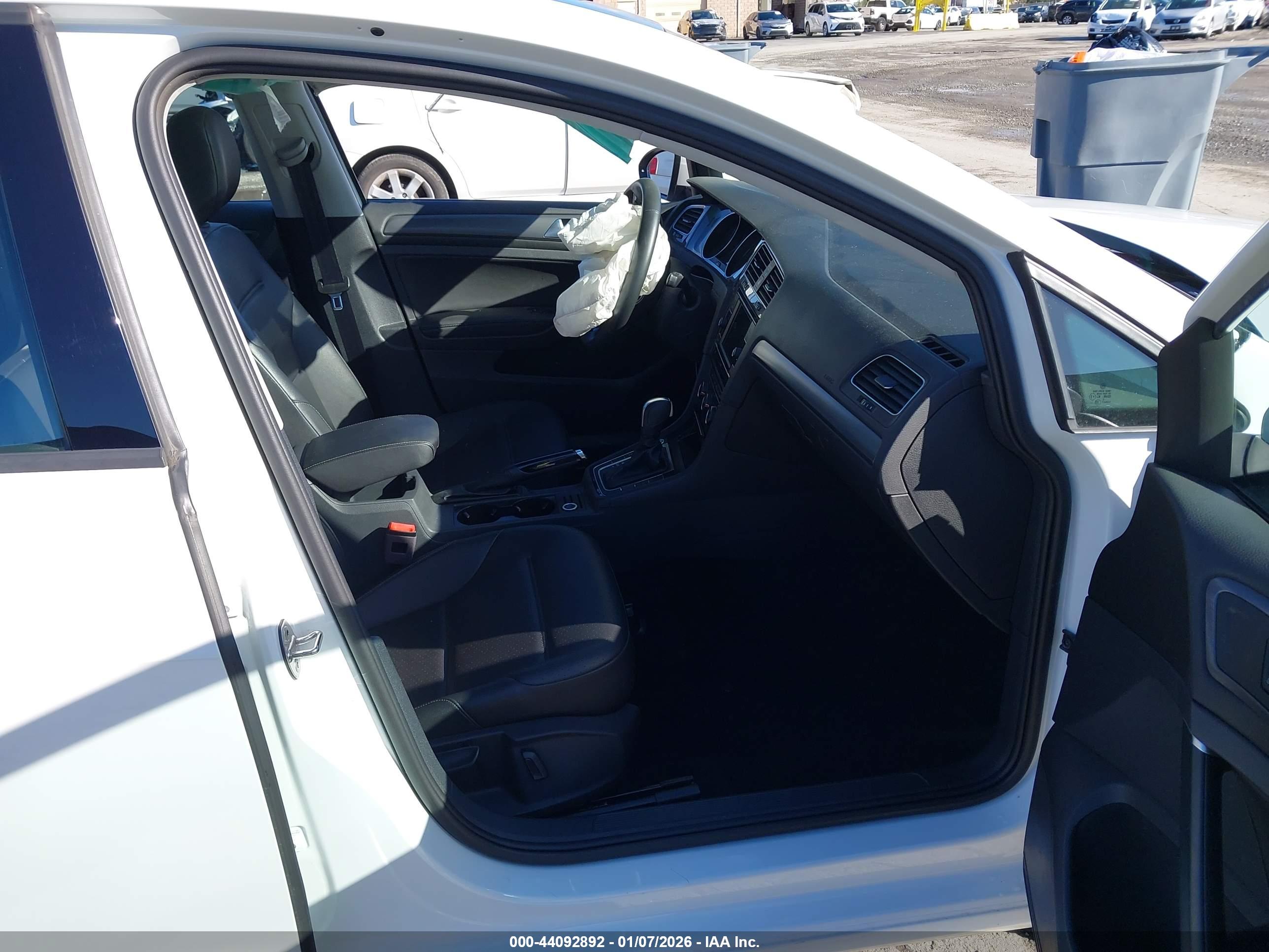 VOLKSWAGEN GOLF image 5