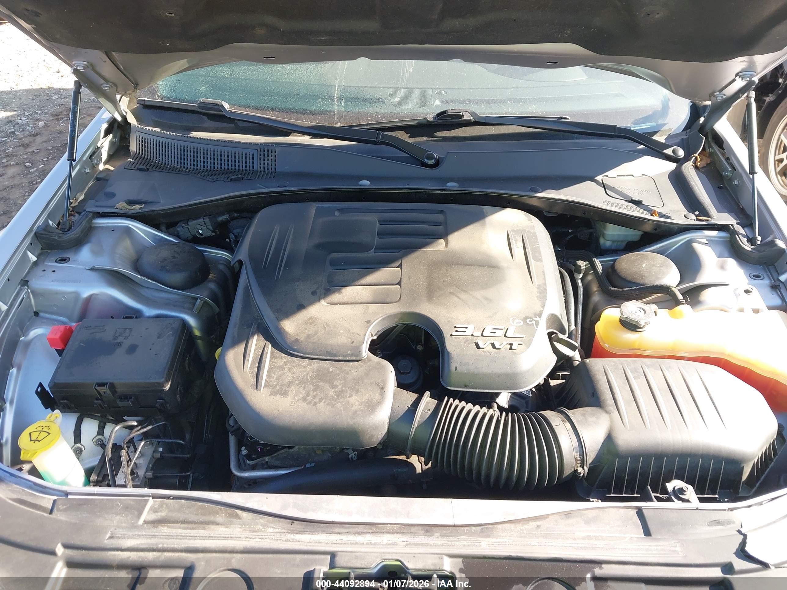 CHRYSLER 300 image 10