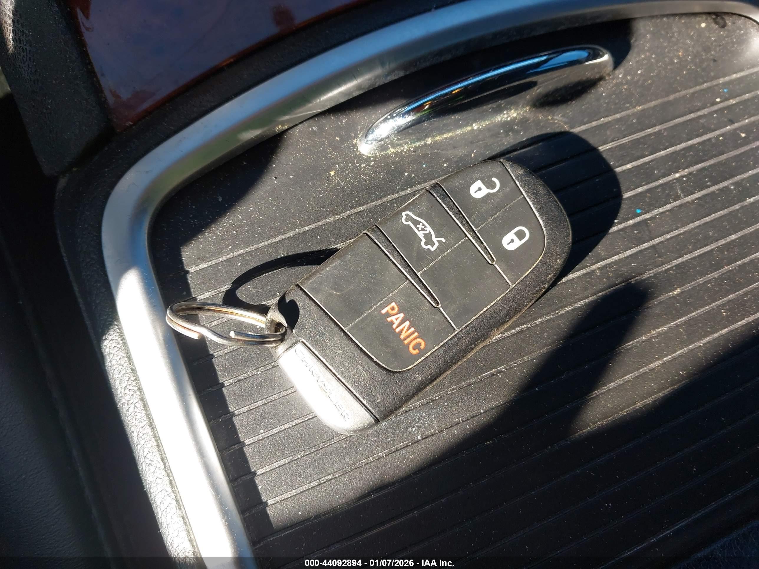 CHRYSLER 300 image 11