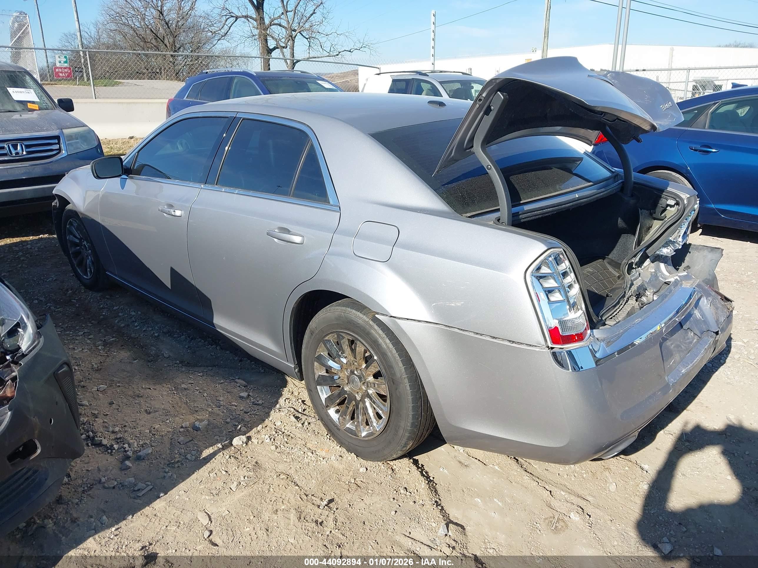 CHRYSLER 300 image 3