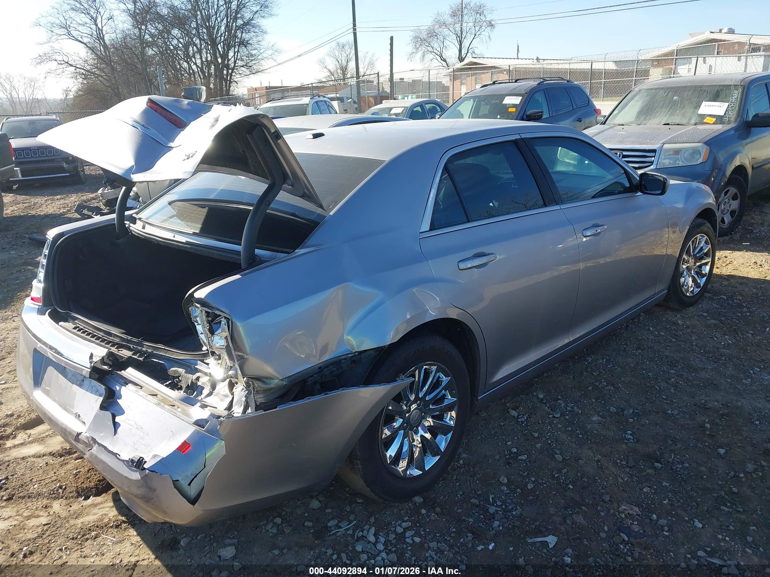 CHRYSLER 300 image 4