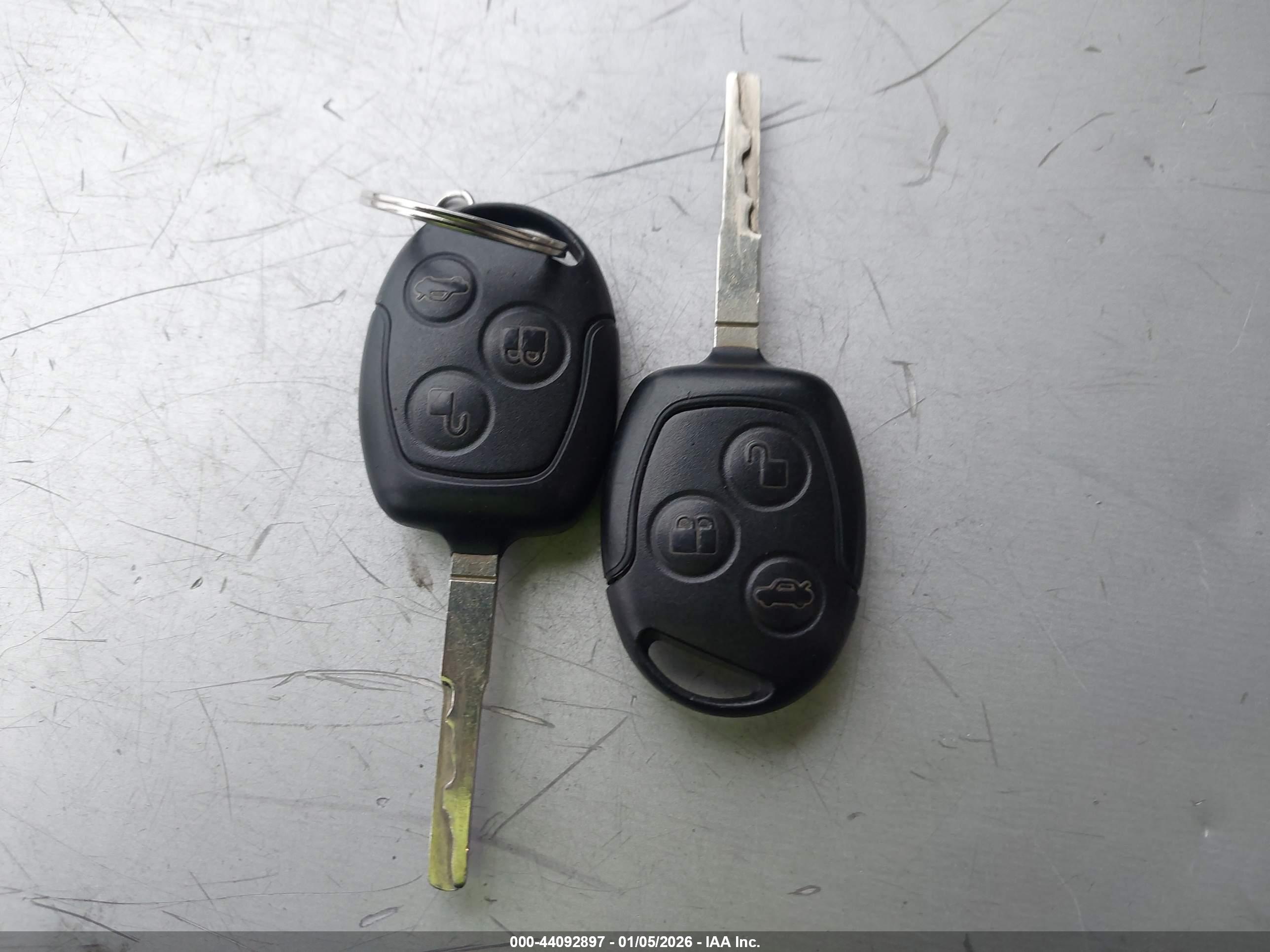 FORD FIESTA image 11