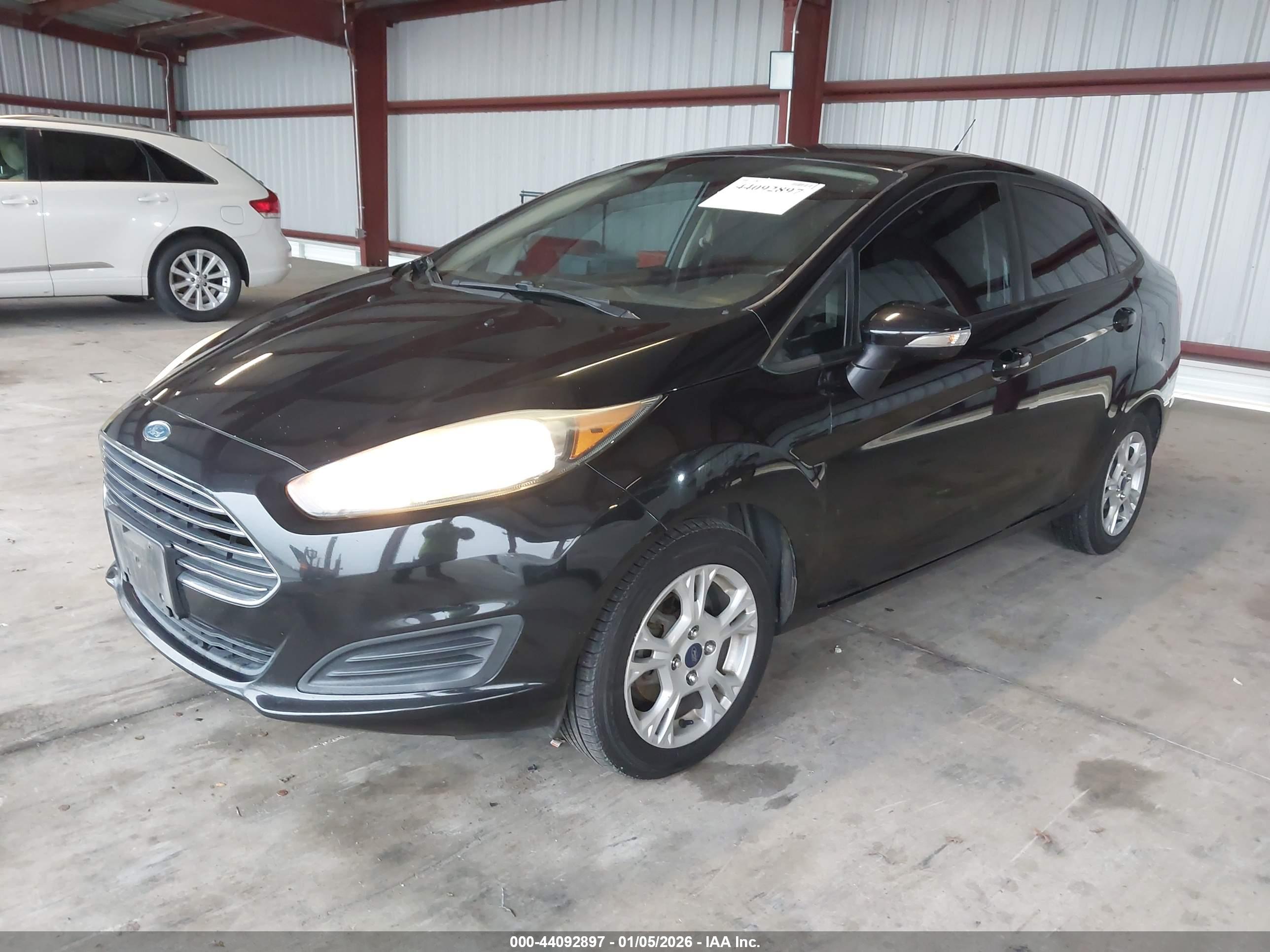 FORD FIESTA image 2