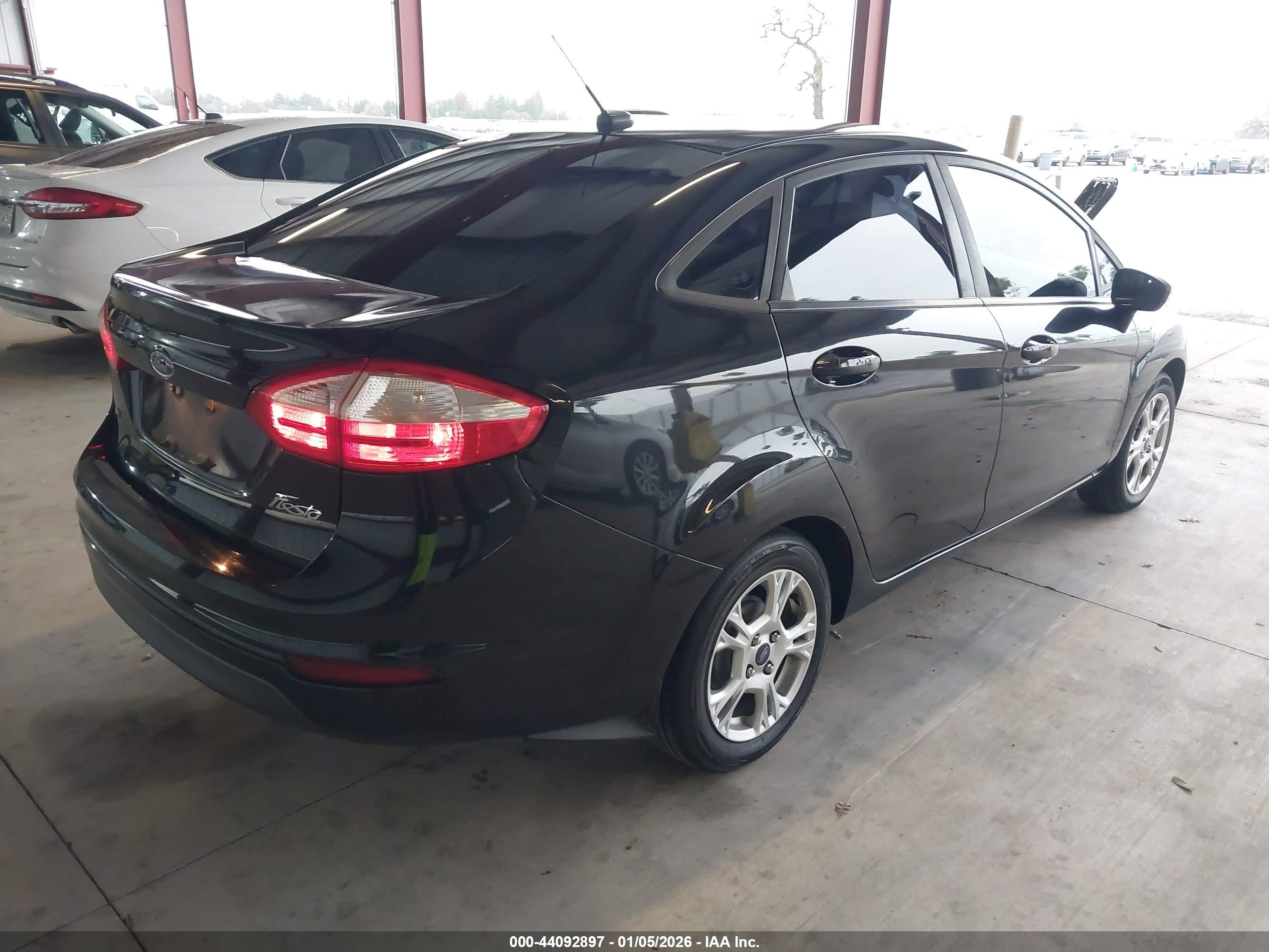 FORD FIESTA image 4