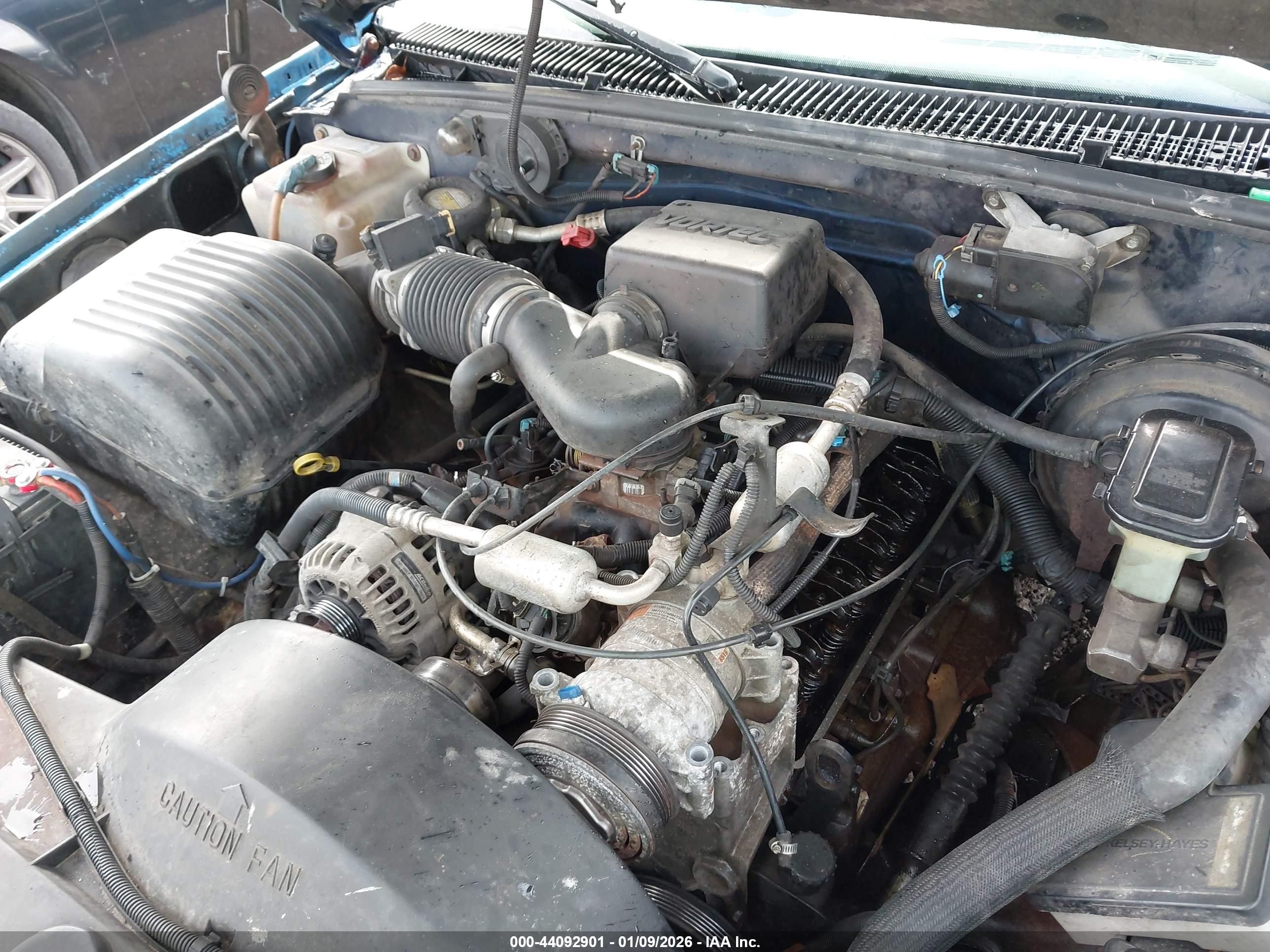 CHEVROLET GMT-400 image 10