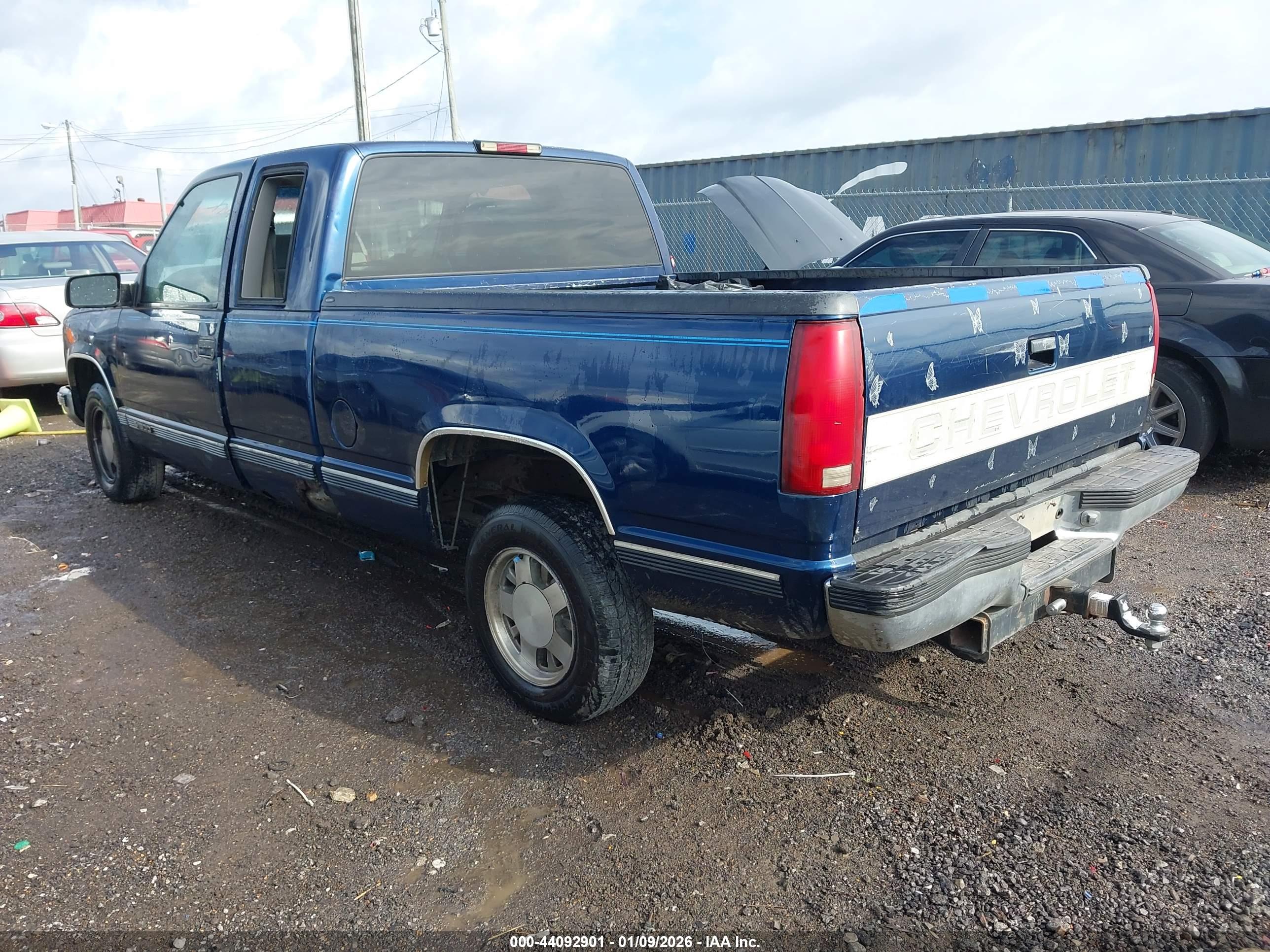 CHEVROLET GMT-400 image 3