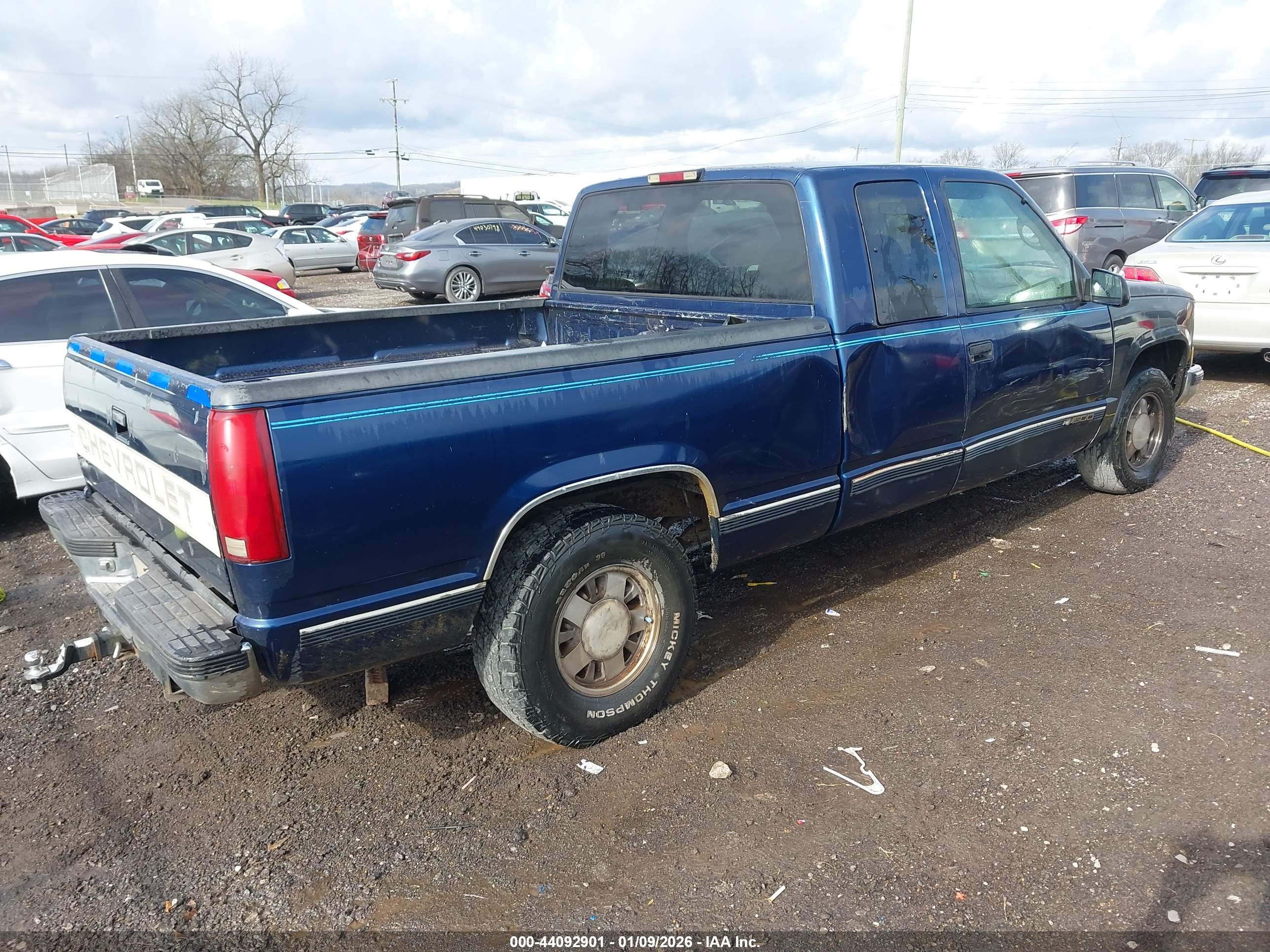 CHEVROLET GMT-400 image 4