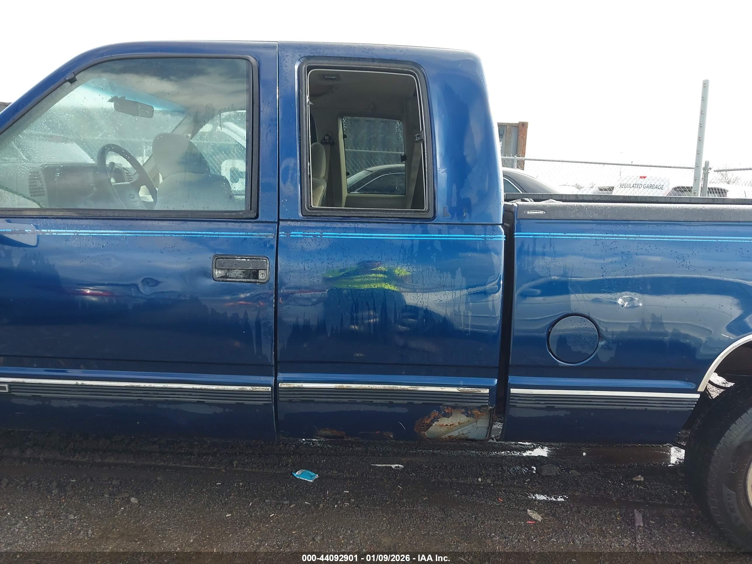 CHEVROLET GMT-400 image 6