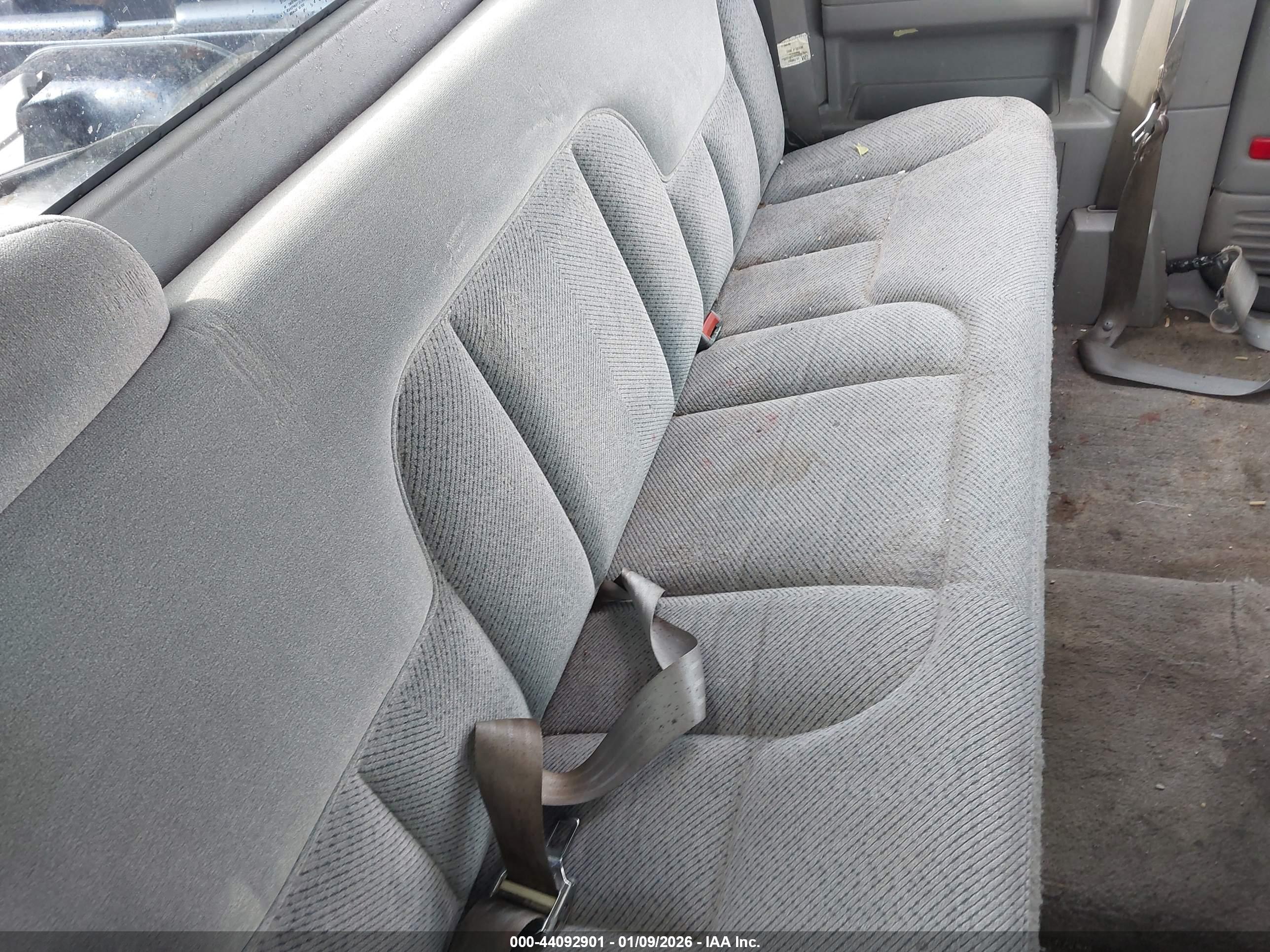 CHEVROLET GMT-400 image 8