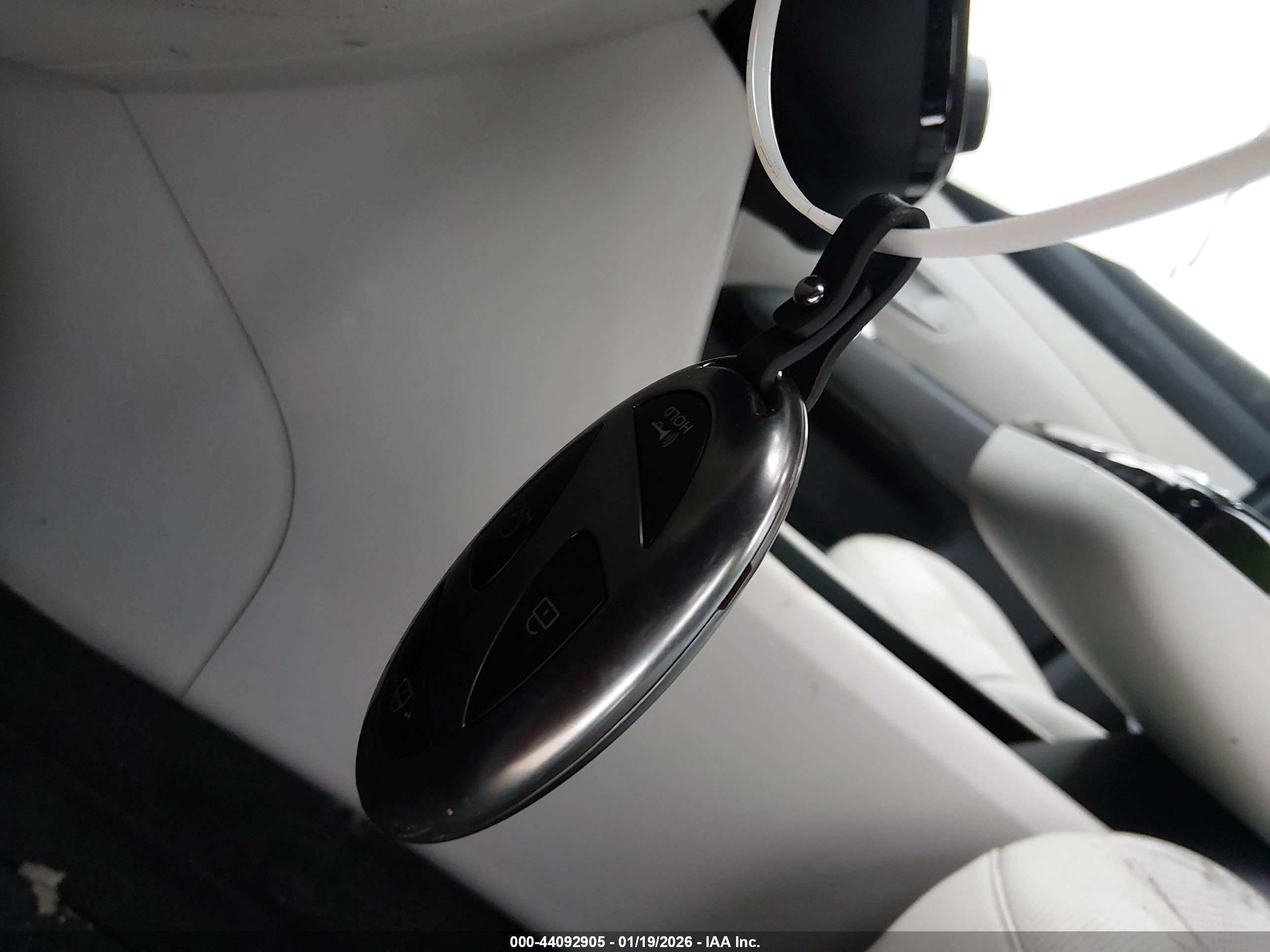 HYUNDAI TUCSON image 11