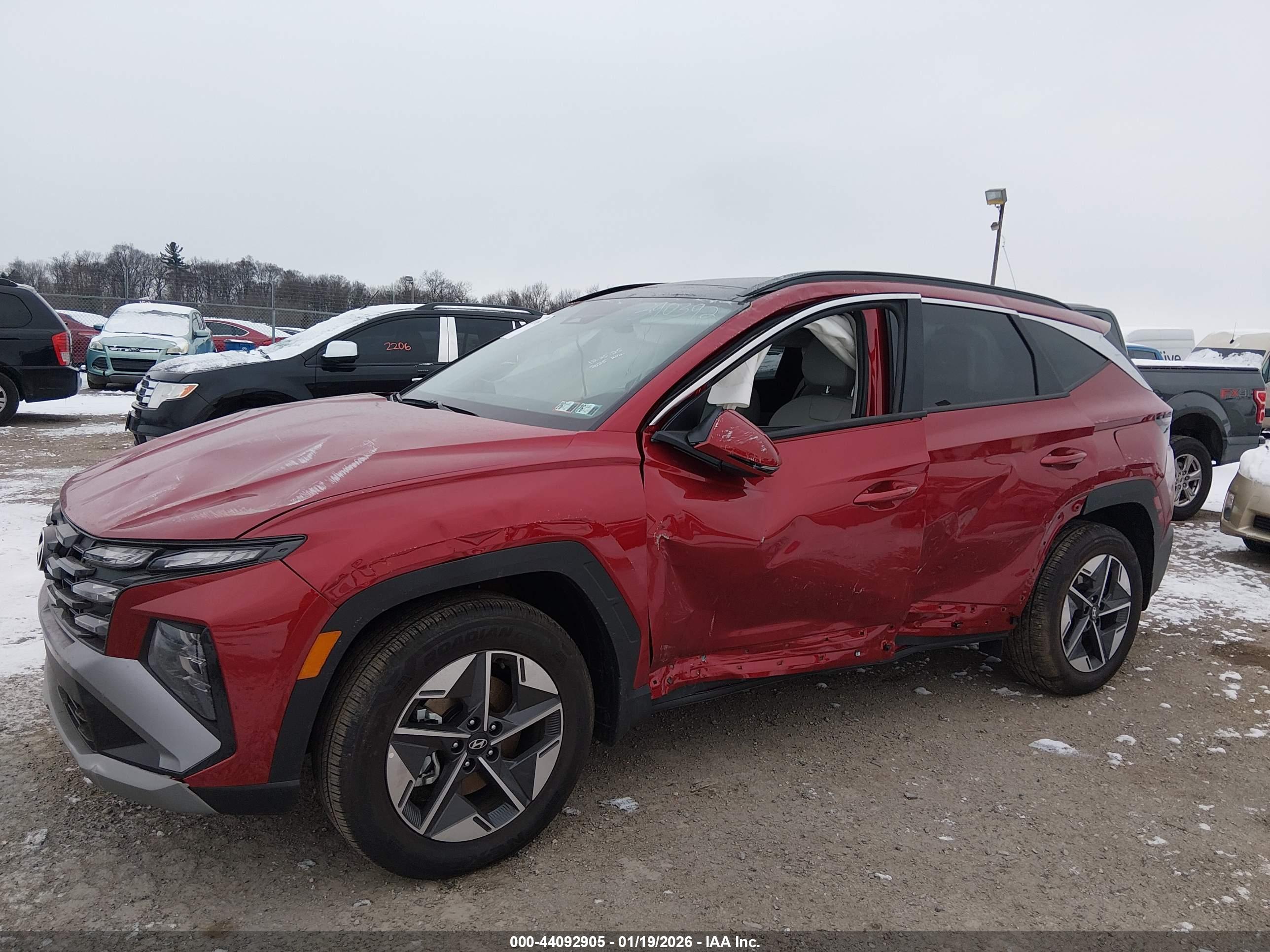 HYUNDAI TUCSON image 6