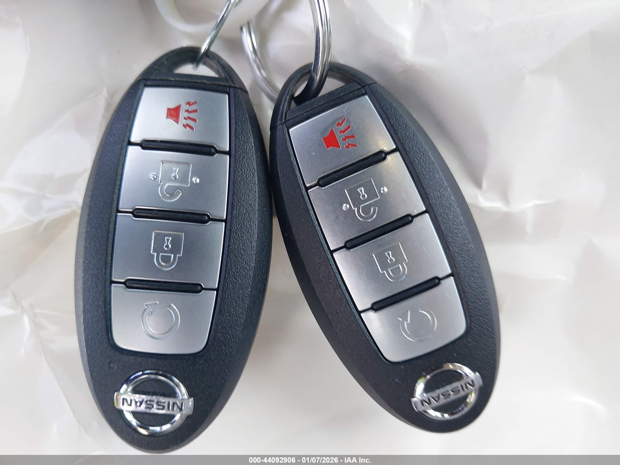NISSAN ROGUE image 11