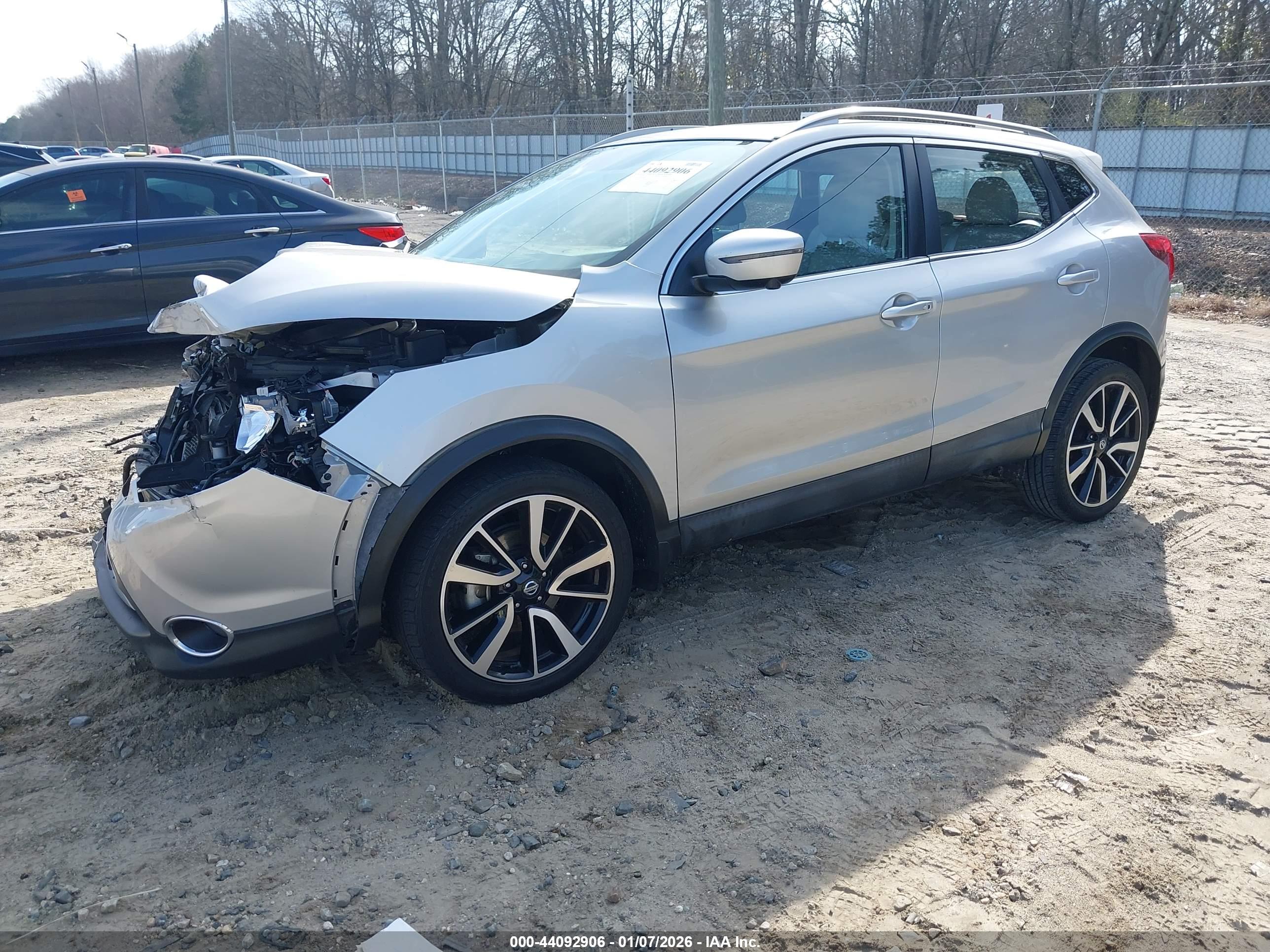 NISSAN ROGUE image 2