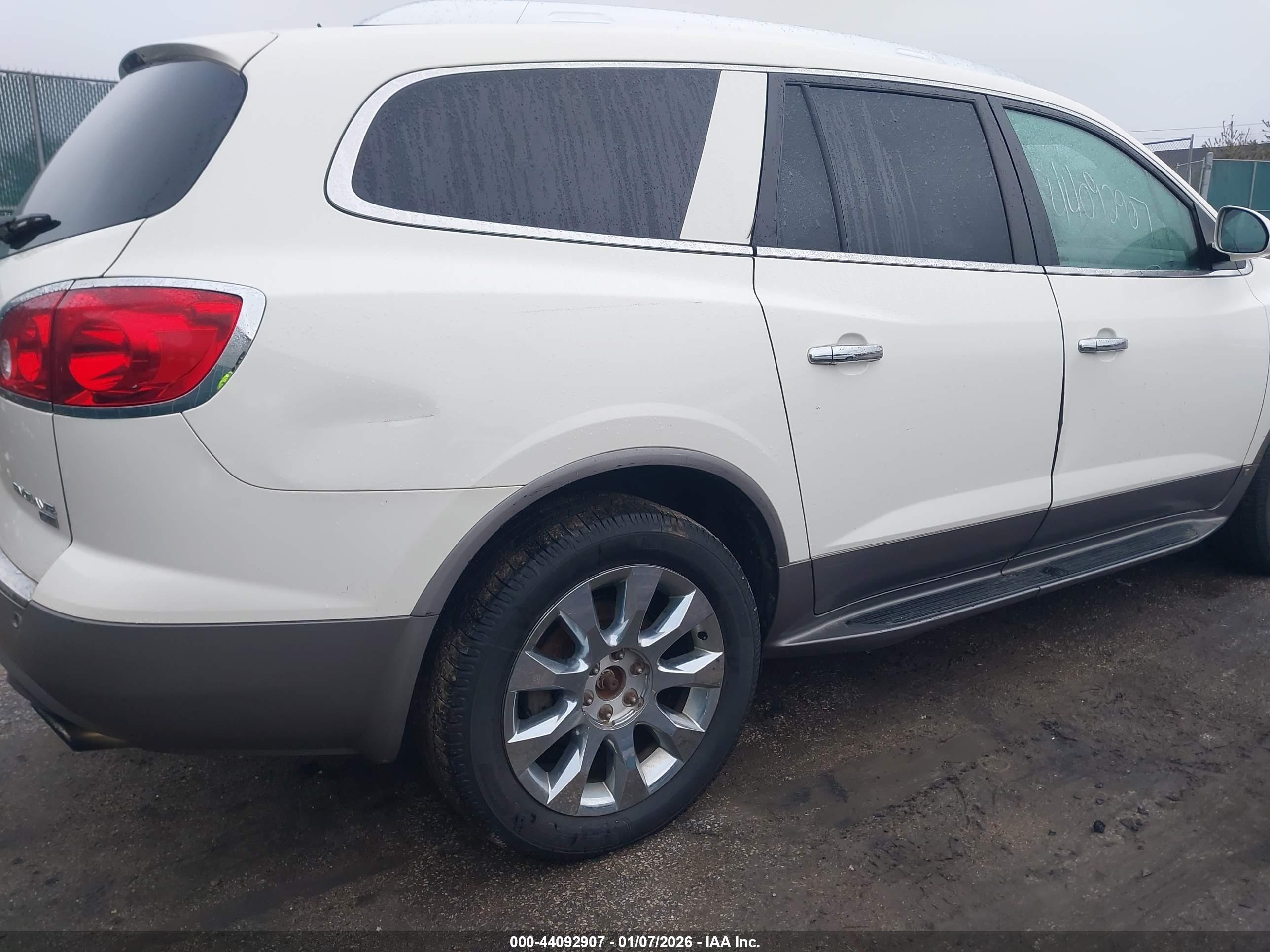 BUICK ENCLAVE image 6