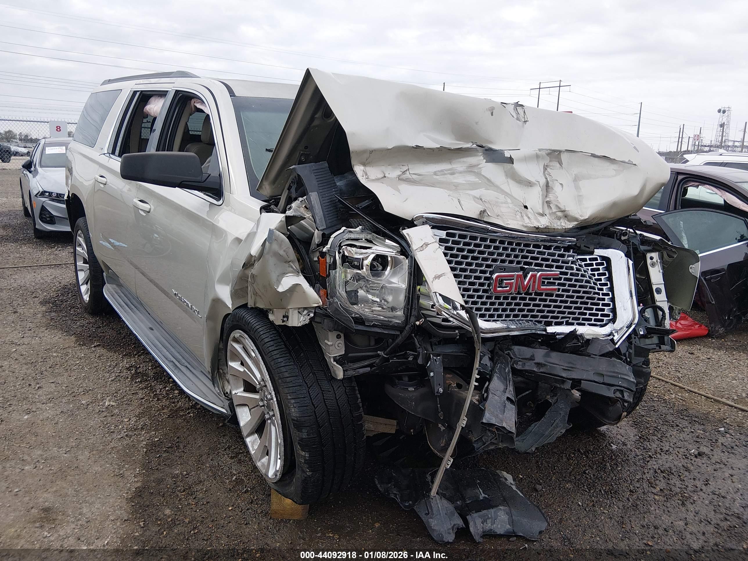 GMC YUKON image 6