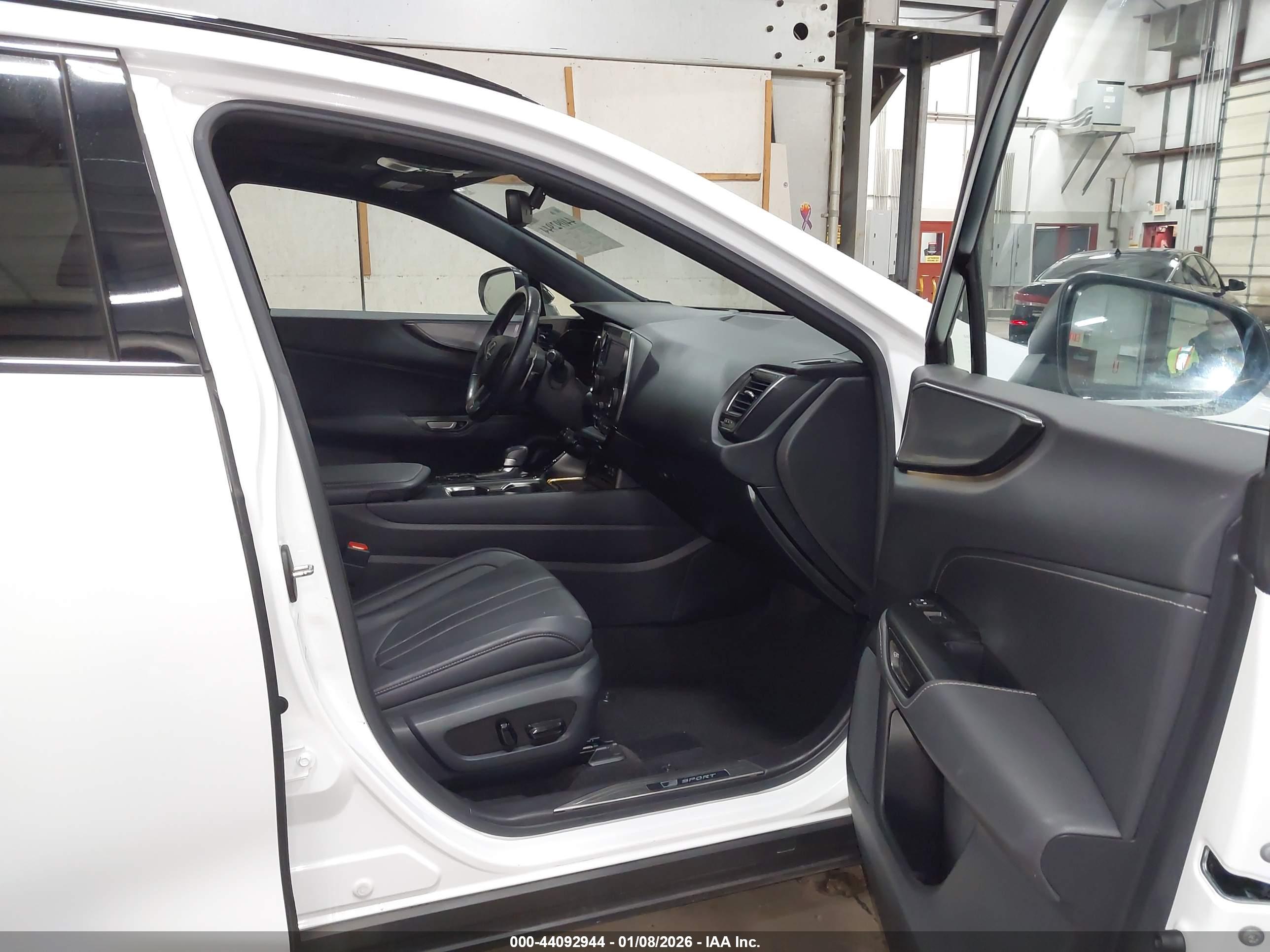 LEXUS NX image 5