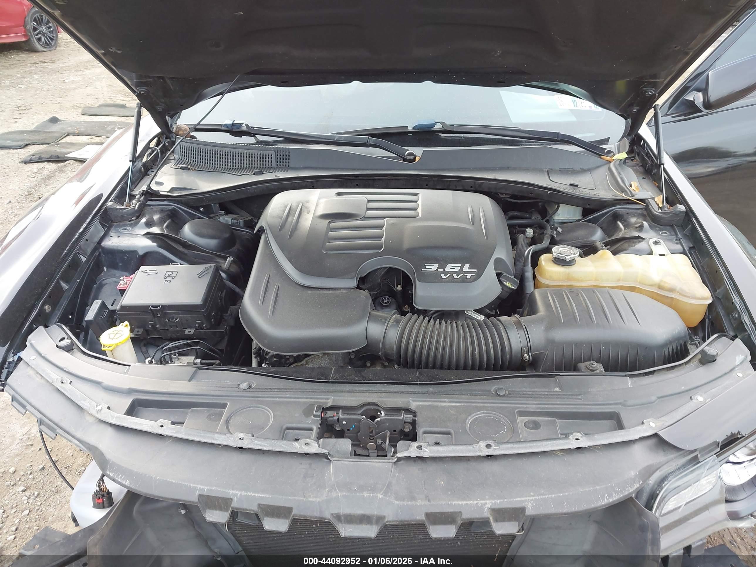 CHRYSLER 300 image 10