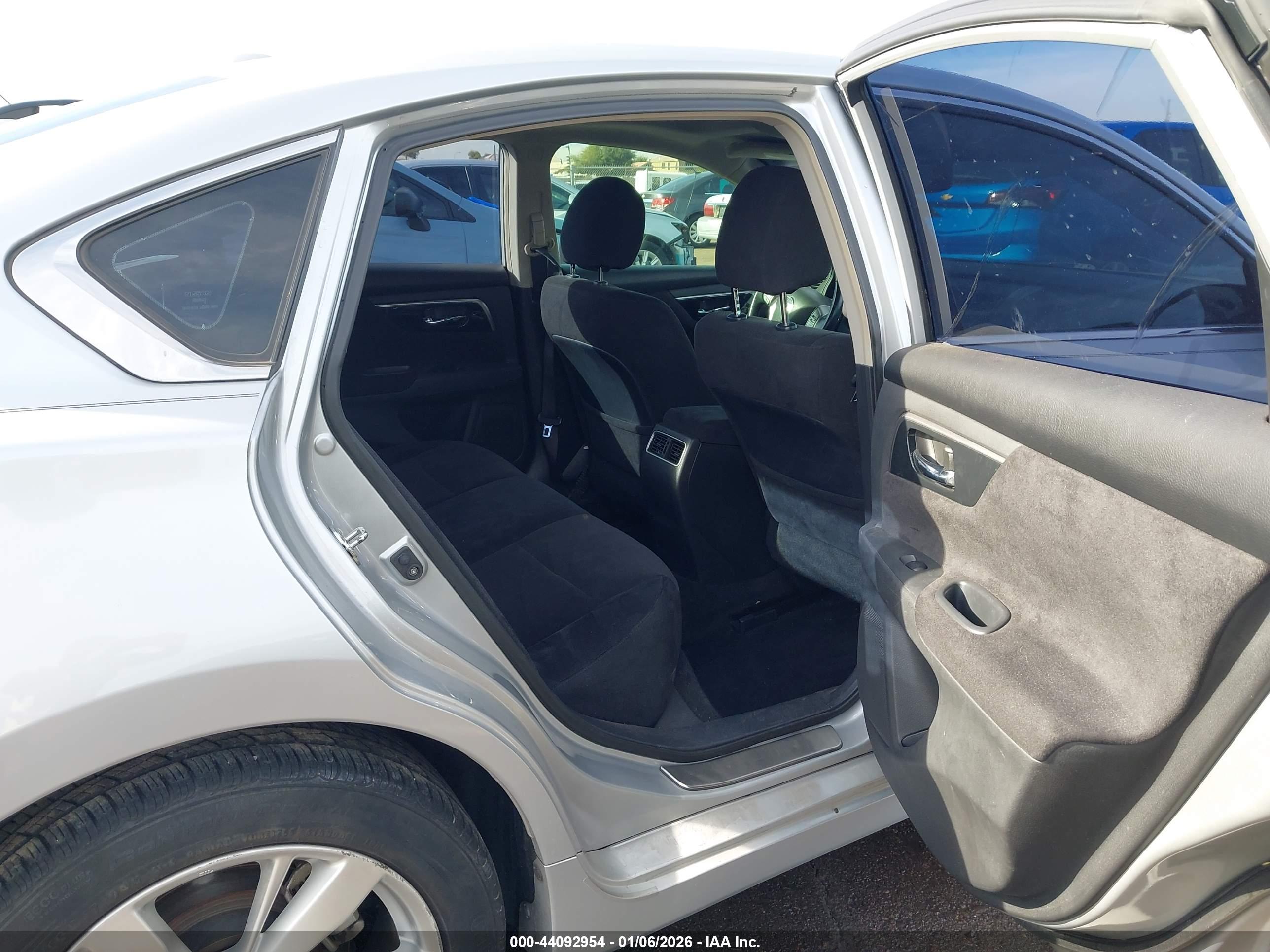NISSAN ALTIMA image 8