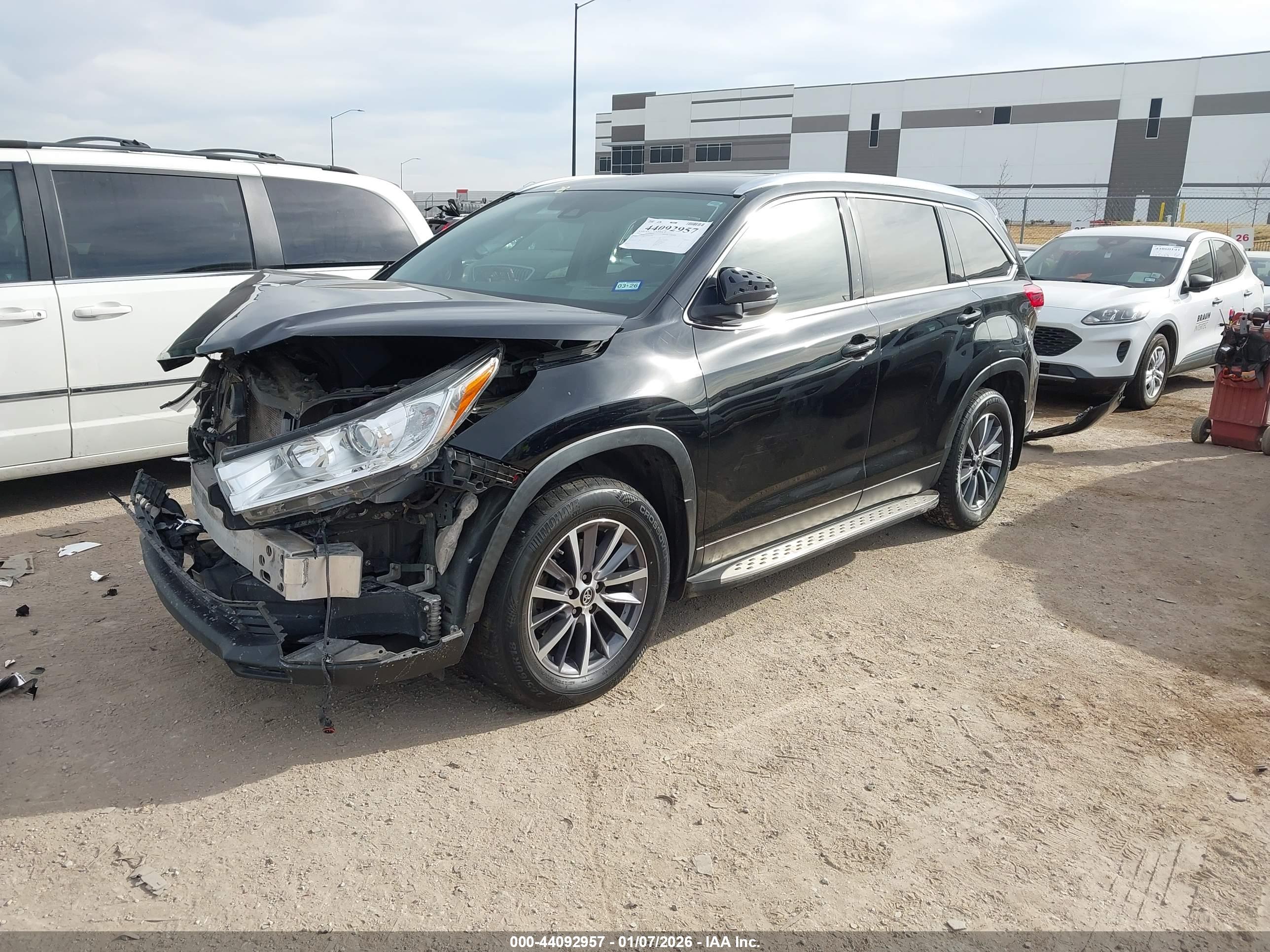 TOYOTA HIGHLANDER image 2