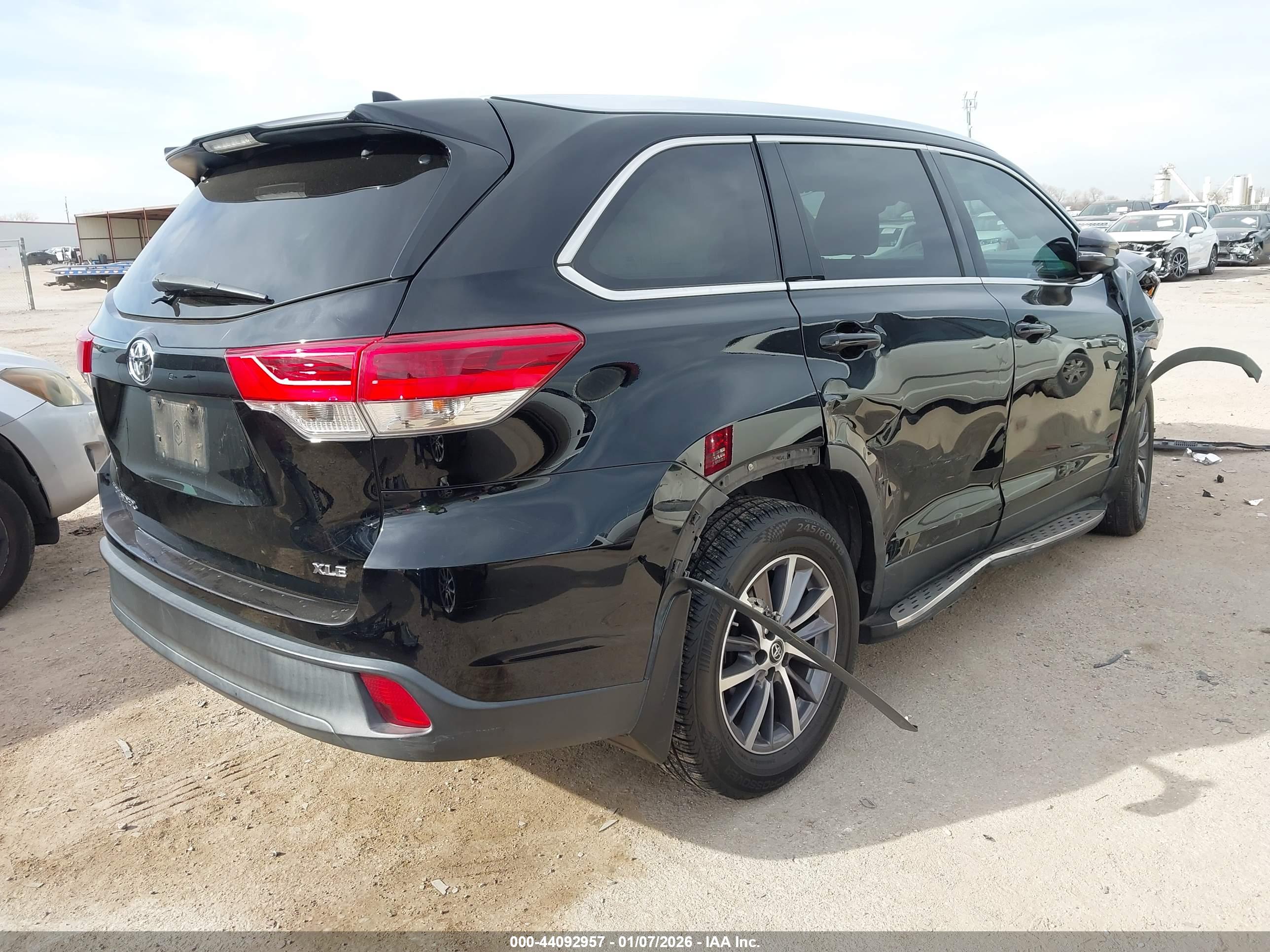 TOYOTA HIGHLANDER image 4