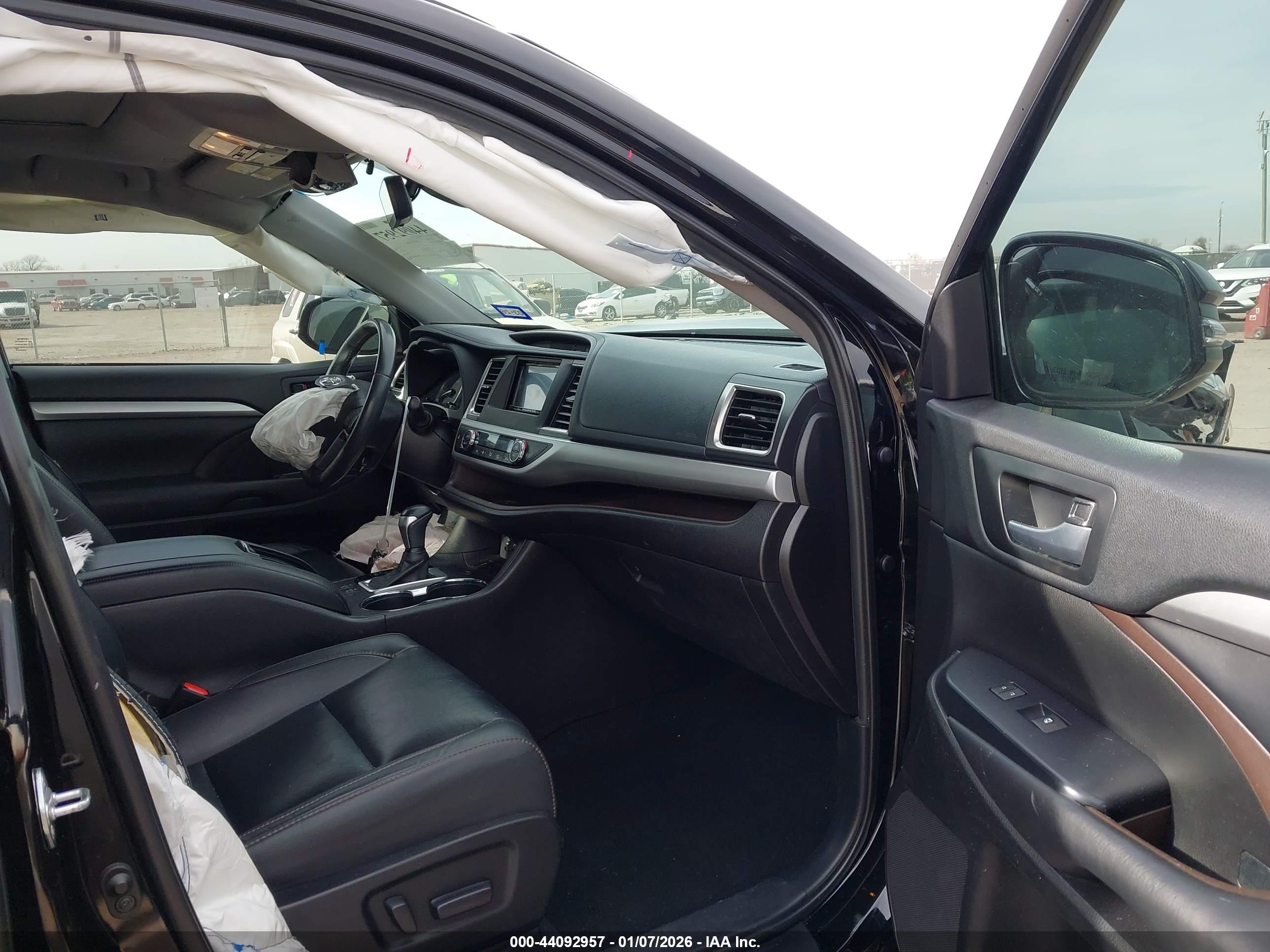 TOYOTA HIGHLANDER image 5