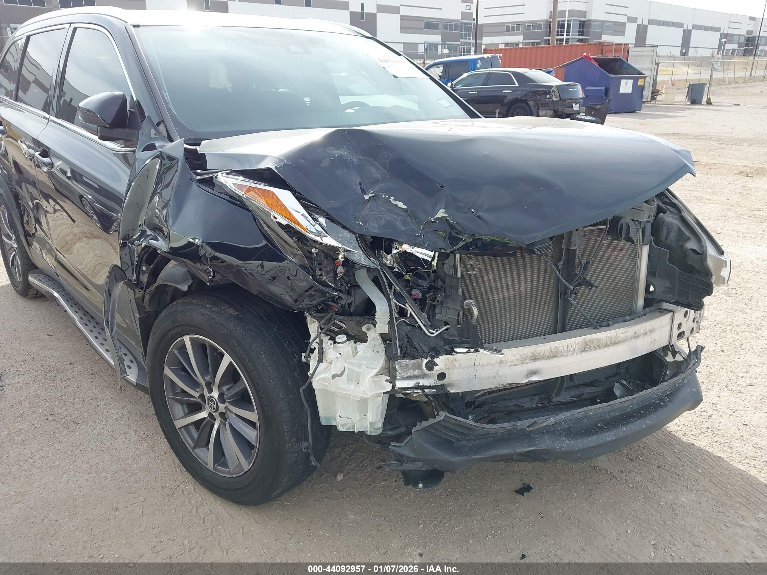 TOYOTA HIGHLANDER image 6