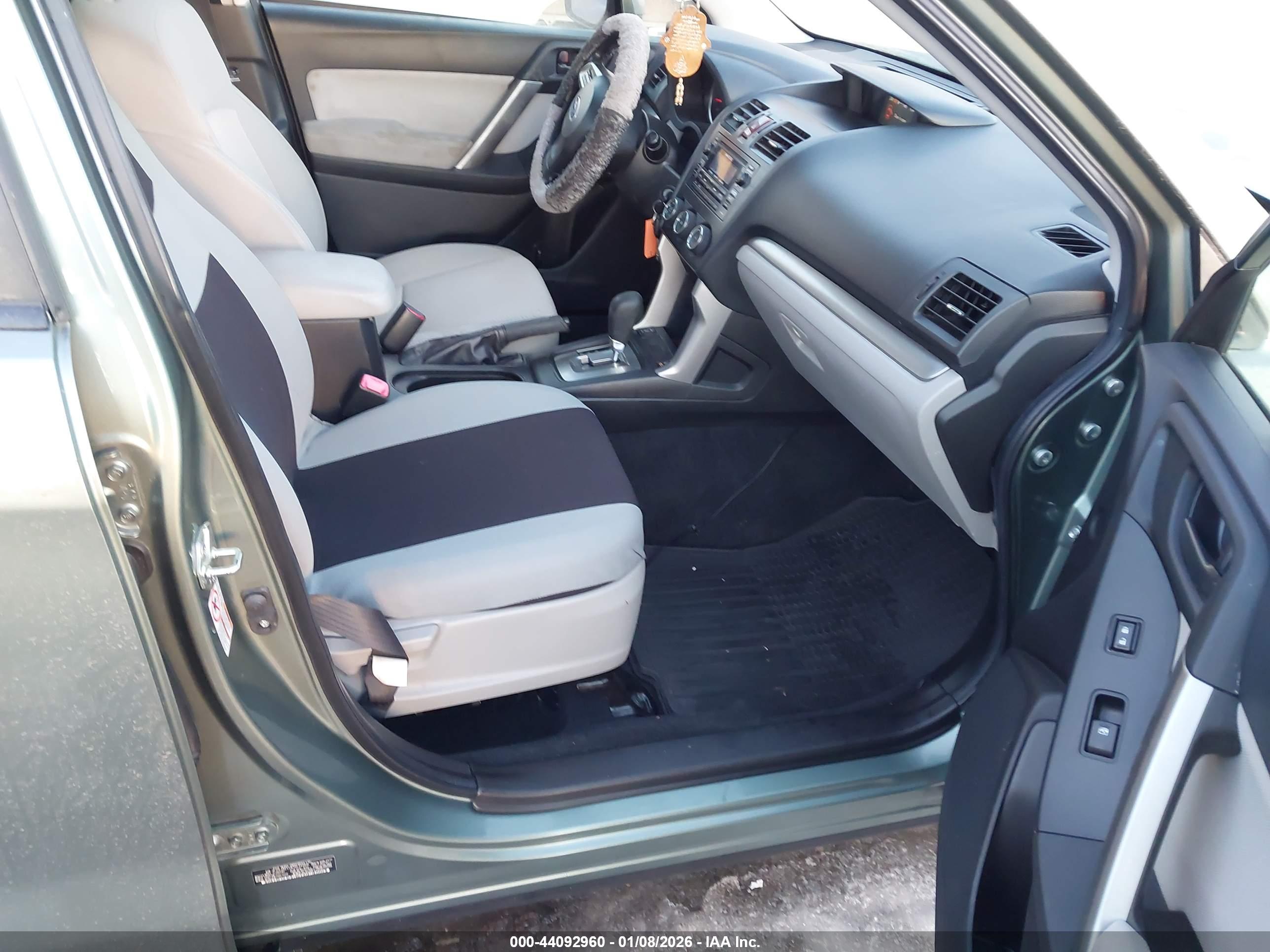 SUBARU FORESTER image 5