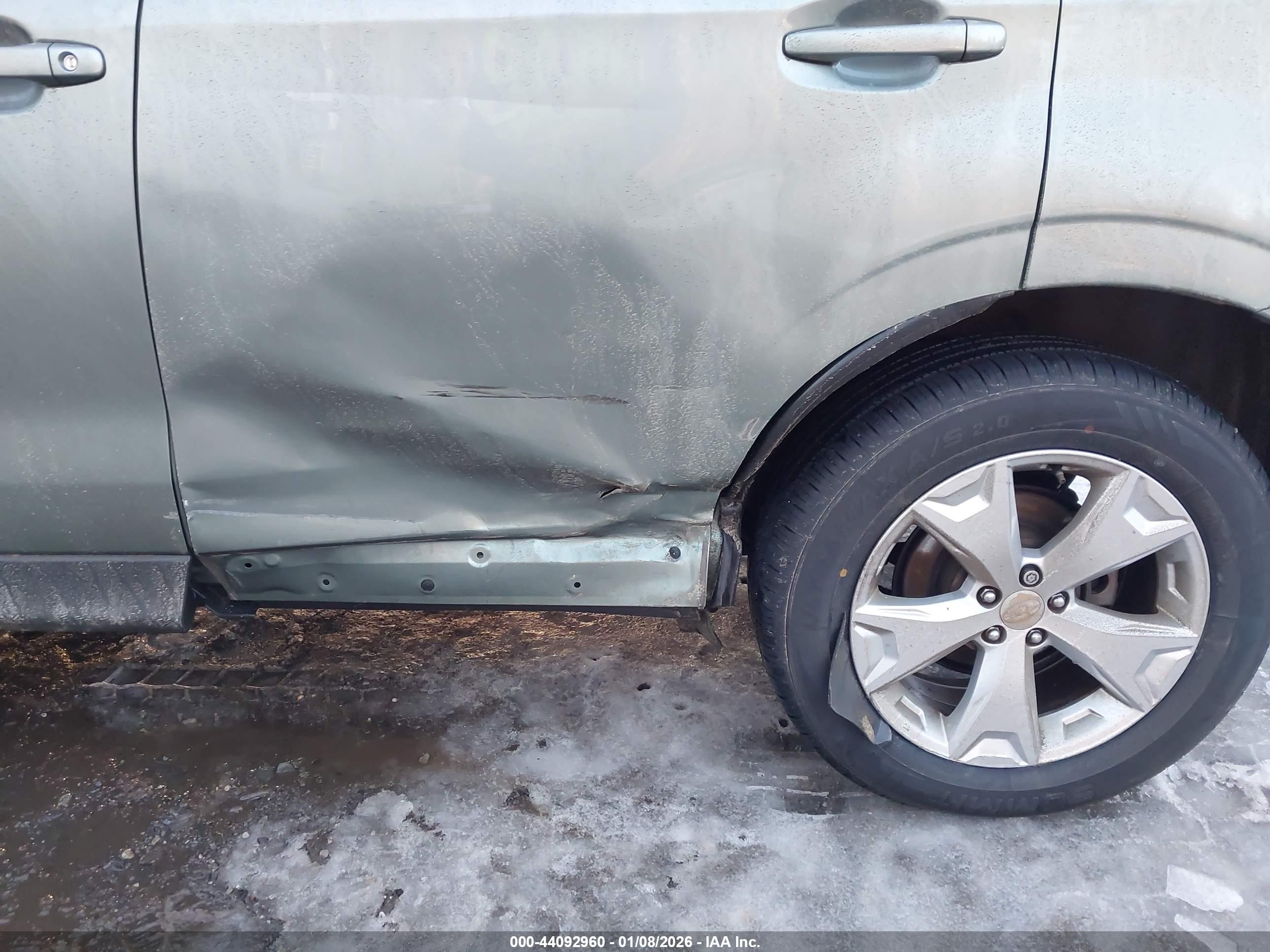 SUBARU FORESTER image 6