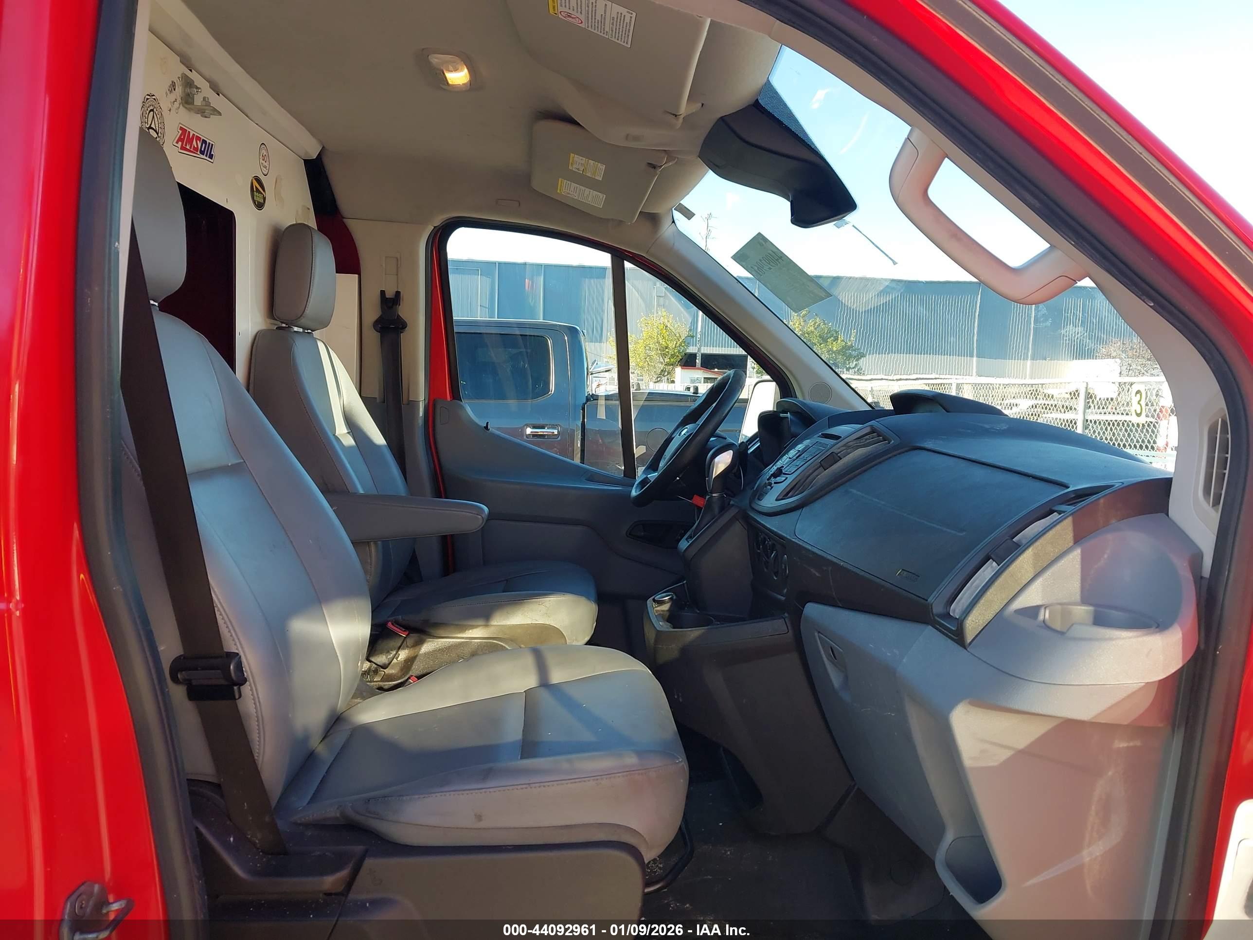 FORD TRANSIT-250 image 5