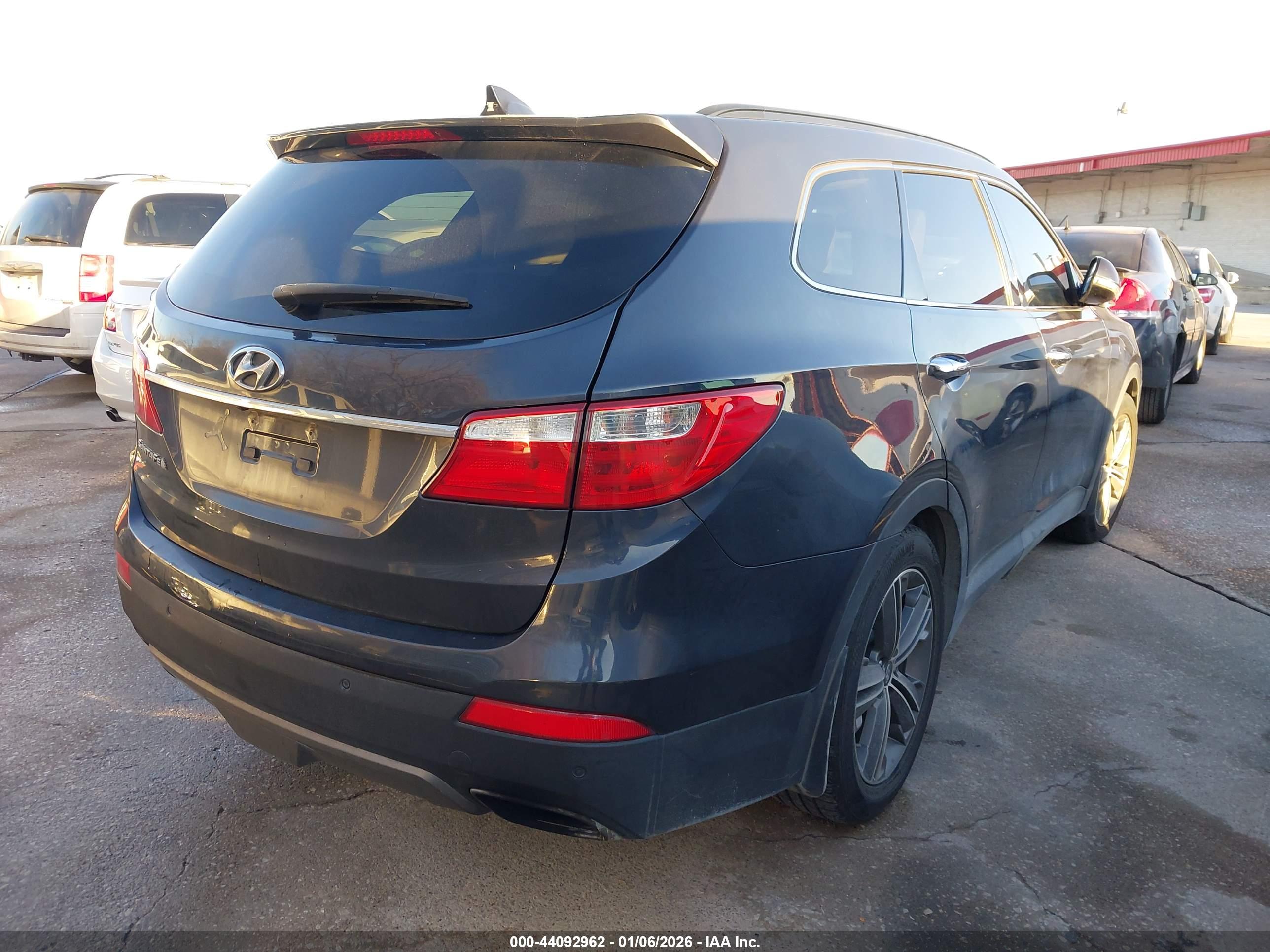HYUNDAI SANTA image 4
