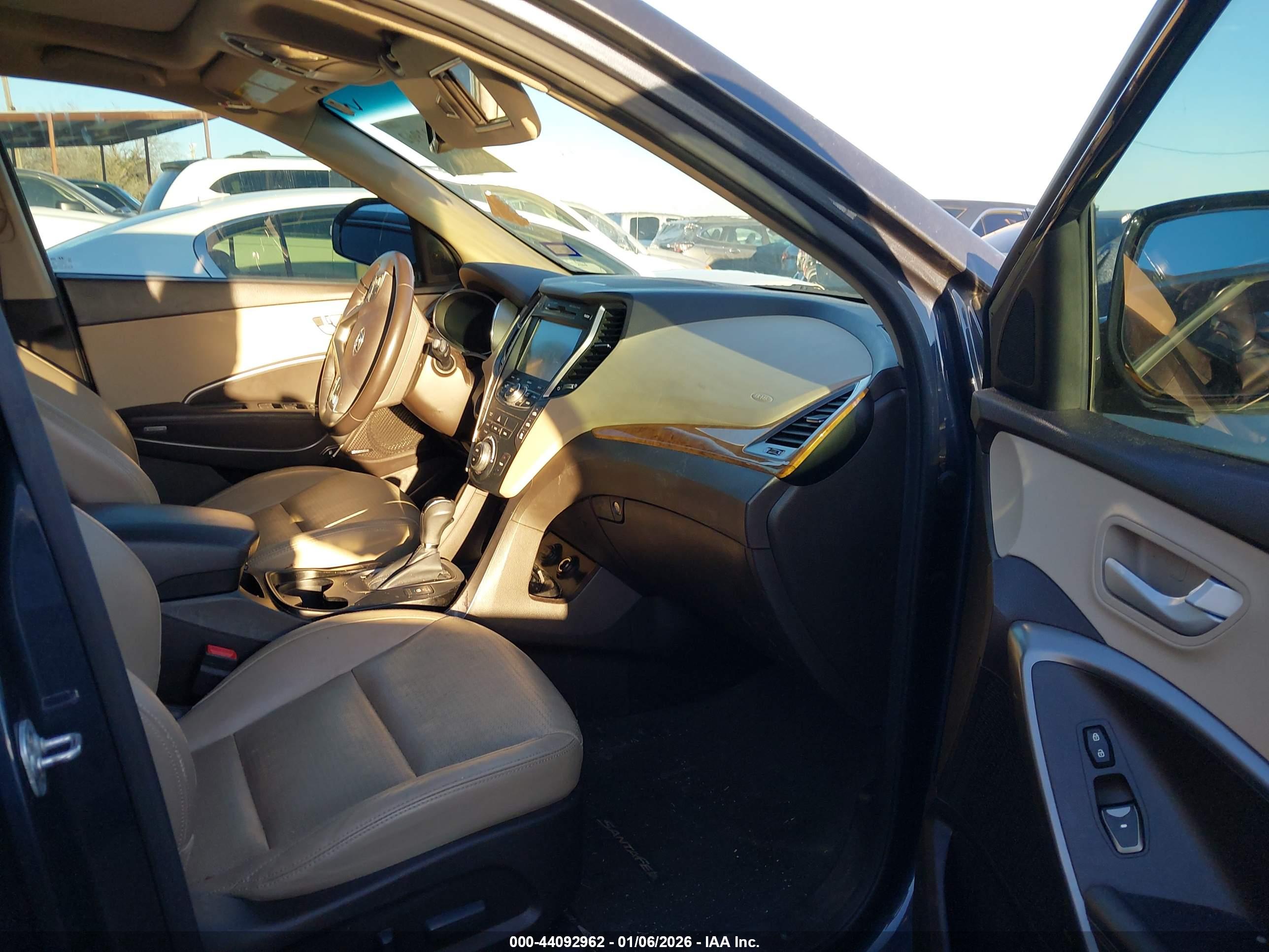 HYUNDAI SANTA image 5