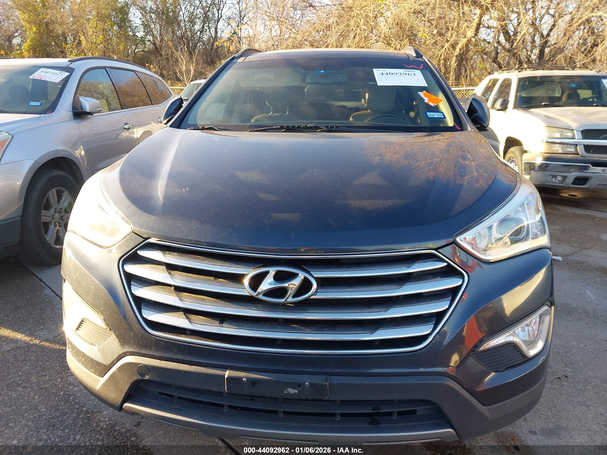 HYUNDAI SANTA image 6