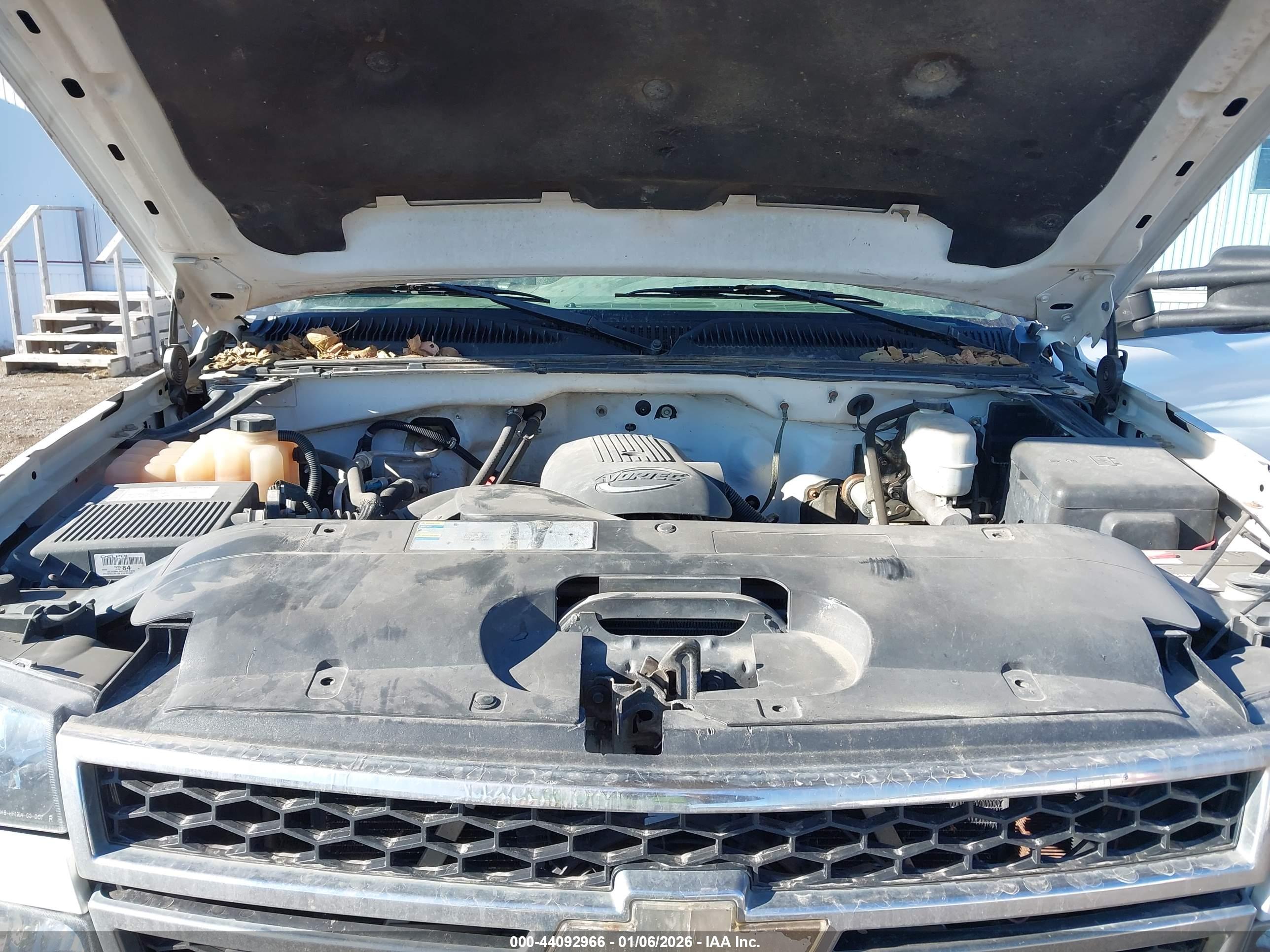 CHEVROLET SILVERADO image 10