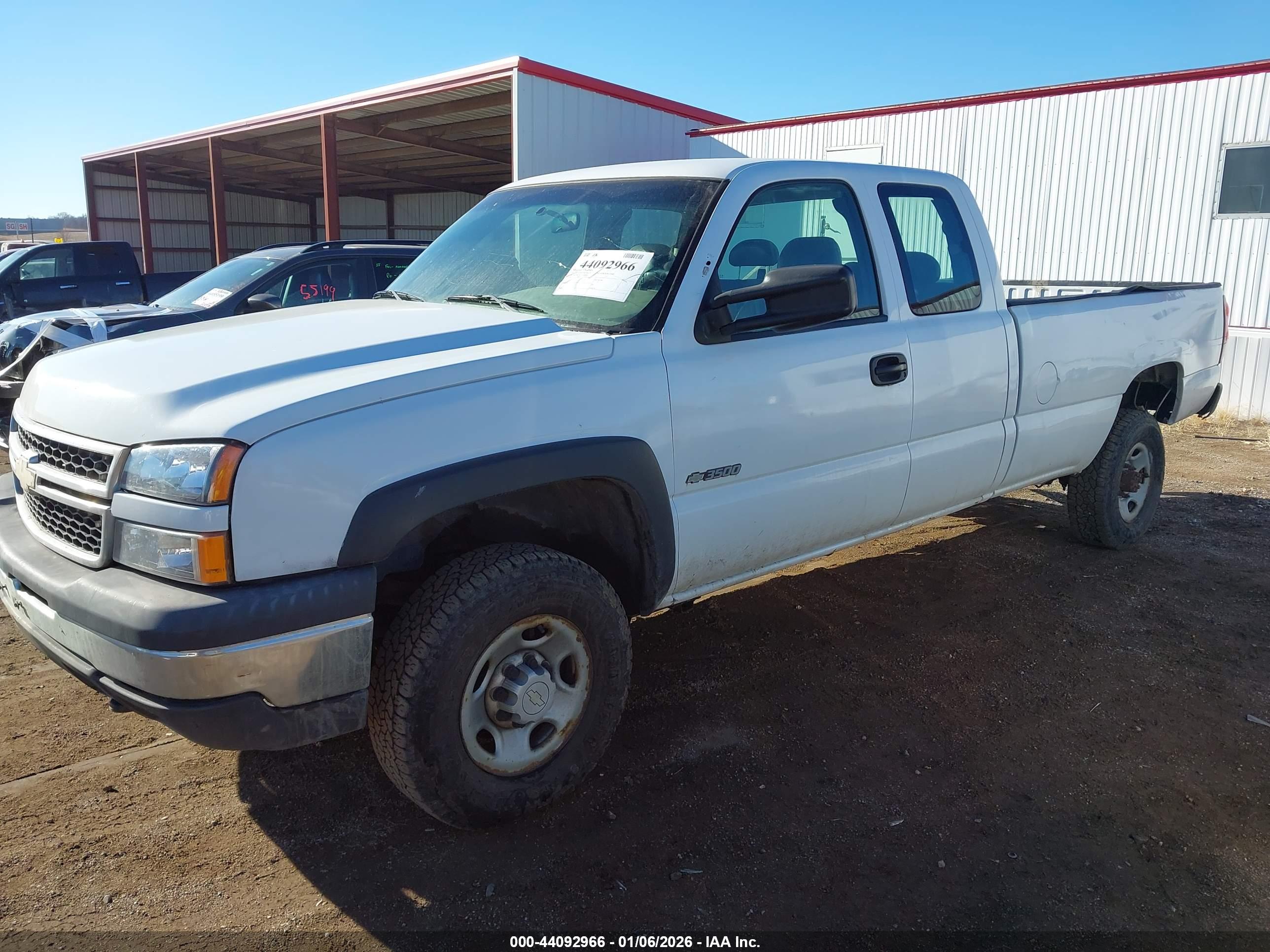 CHEVROLET SILVERADO image 2