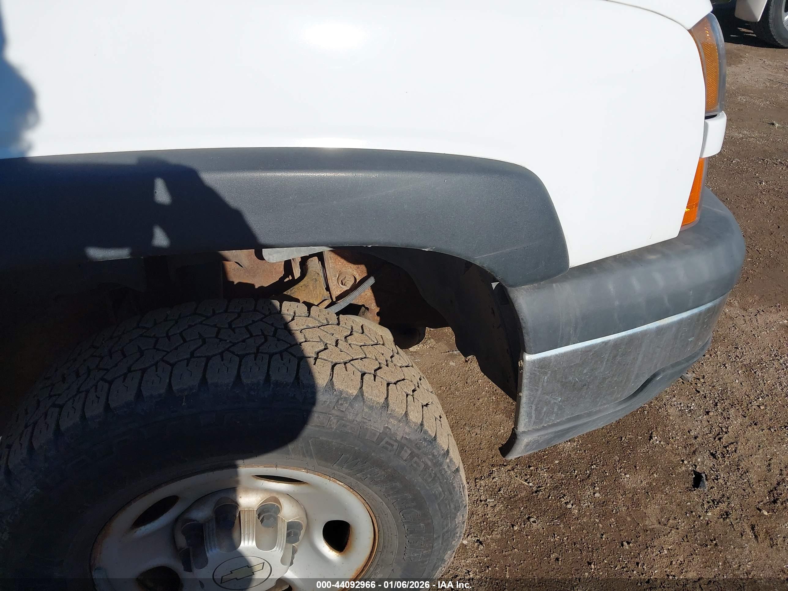 CHEVROLET SILVERADO image 6
