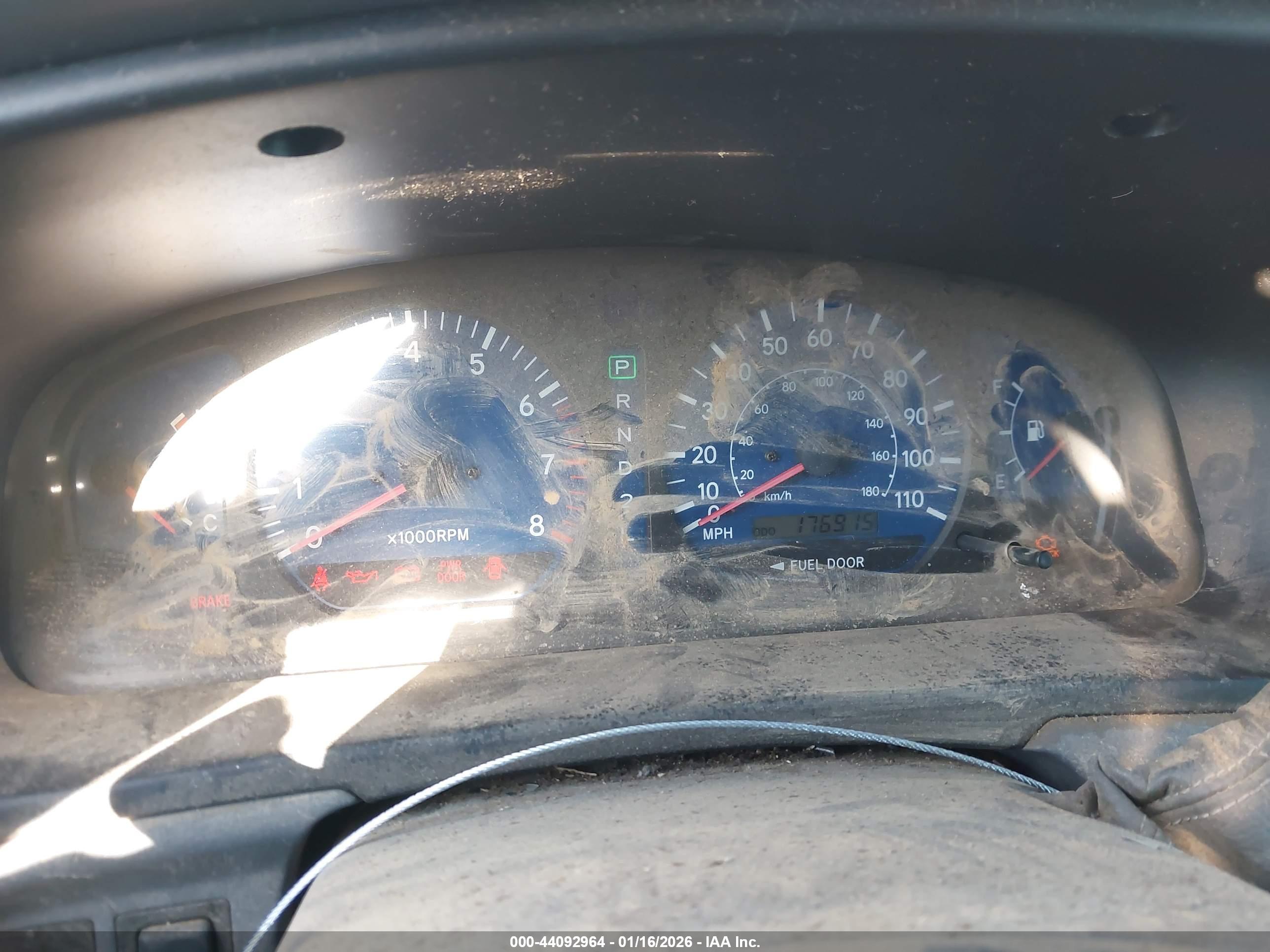 TOYOTA SIENNA image 7