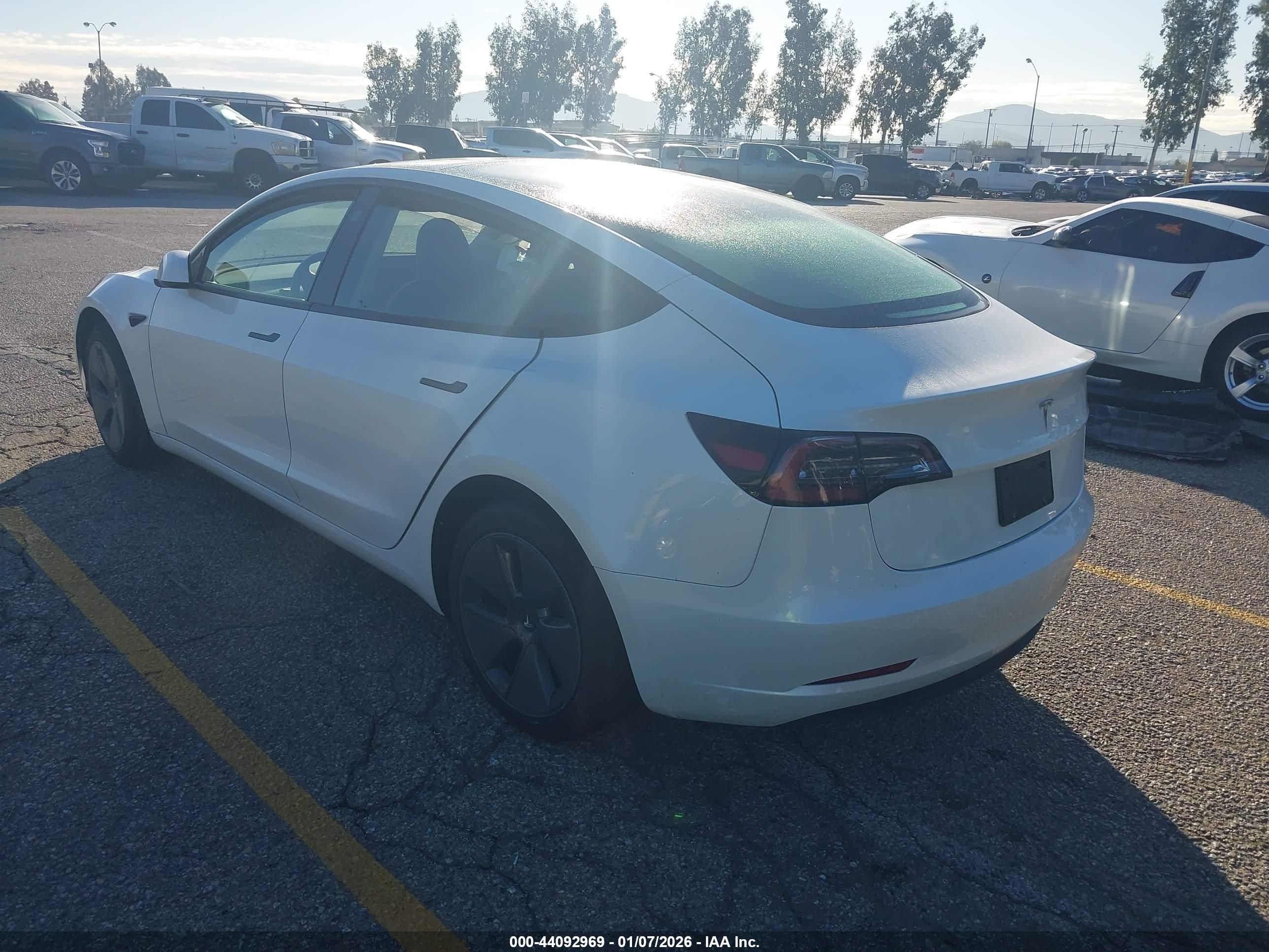TESLA MODEL image 3