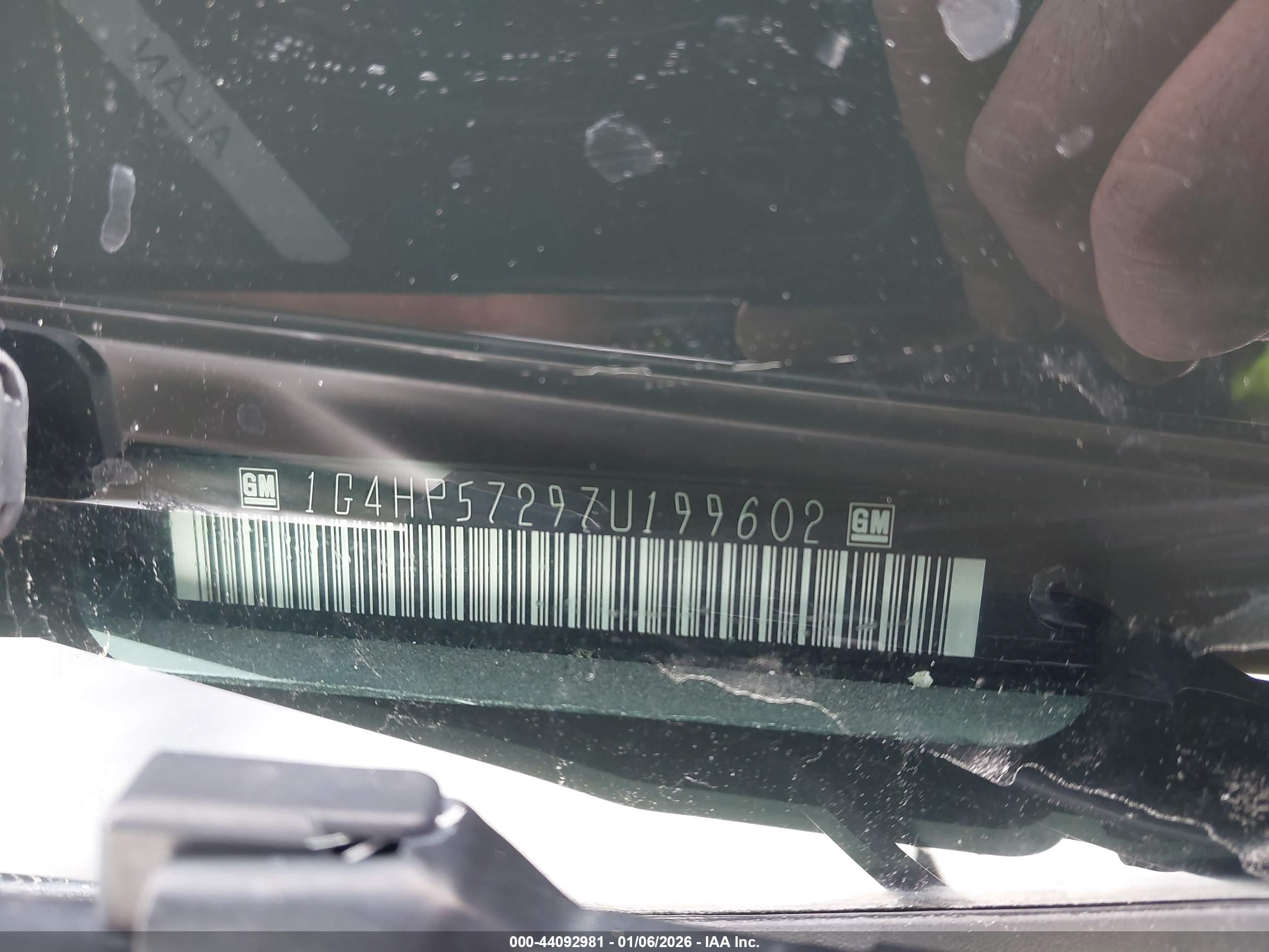 BUICK LUCERNE image 9