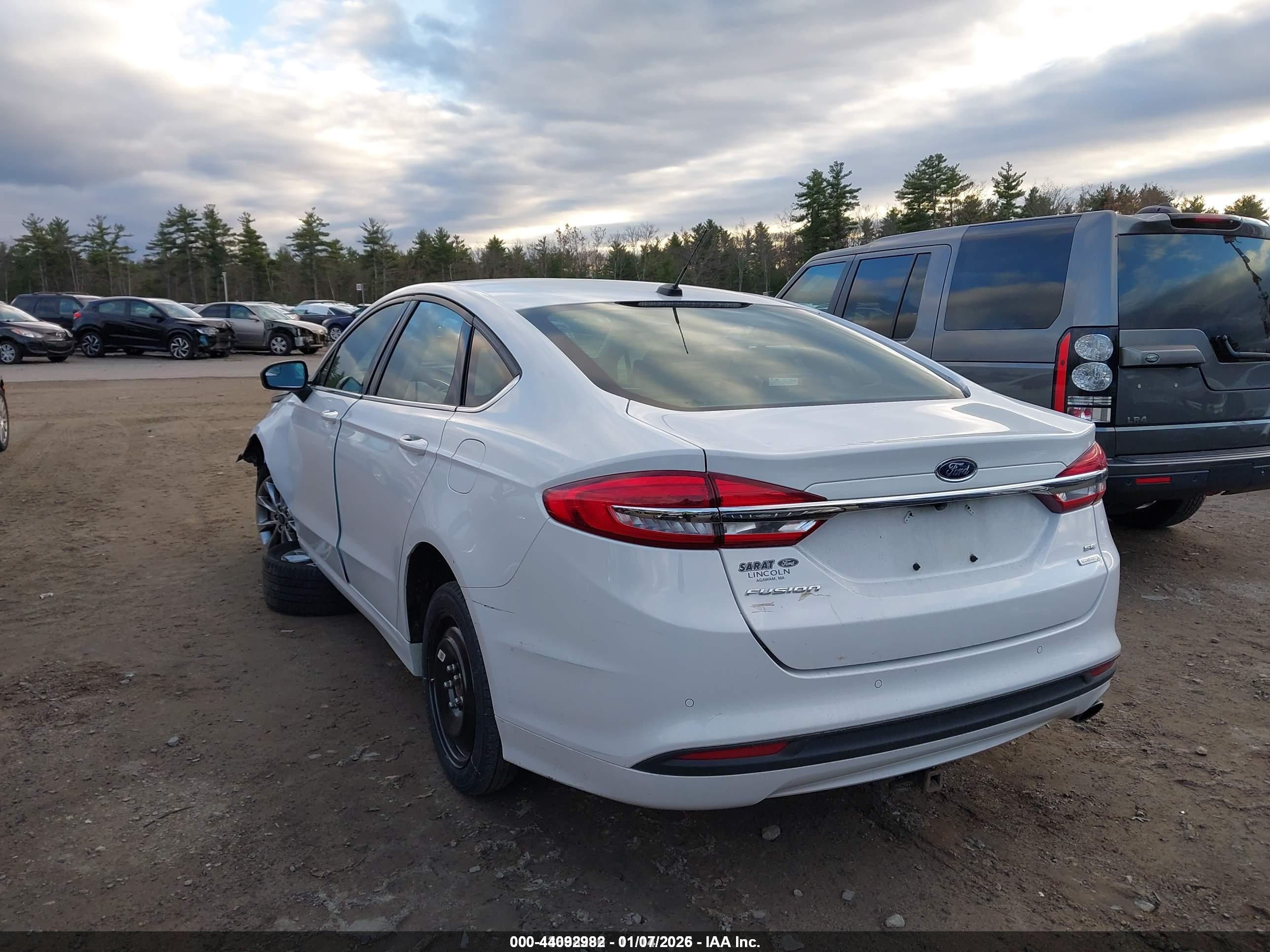 FORD FUSION image 3