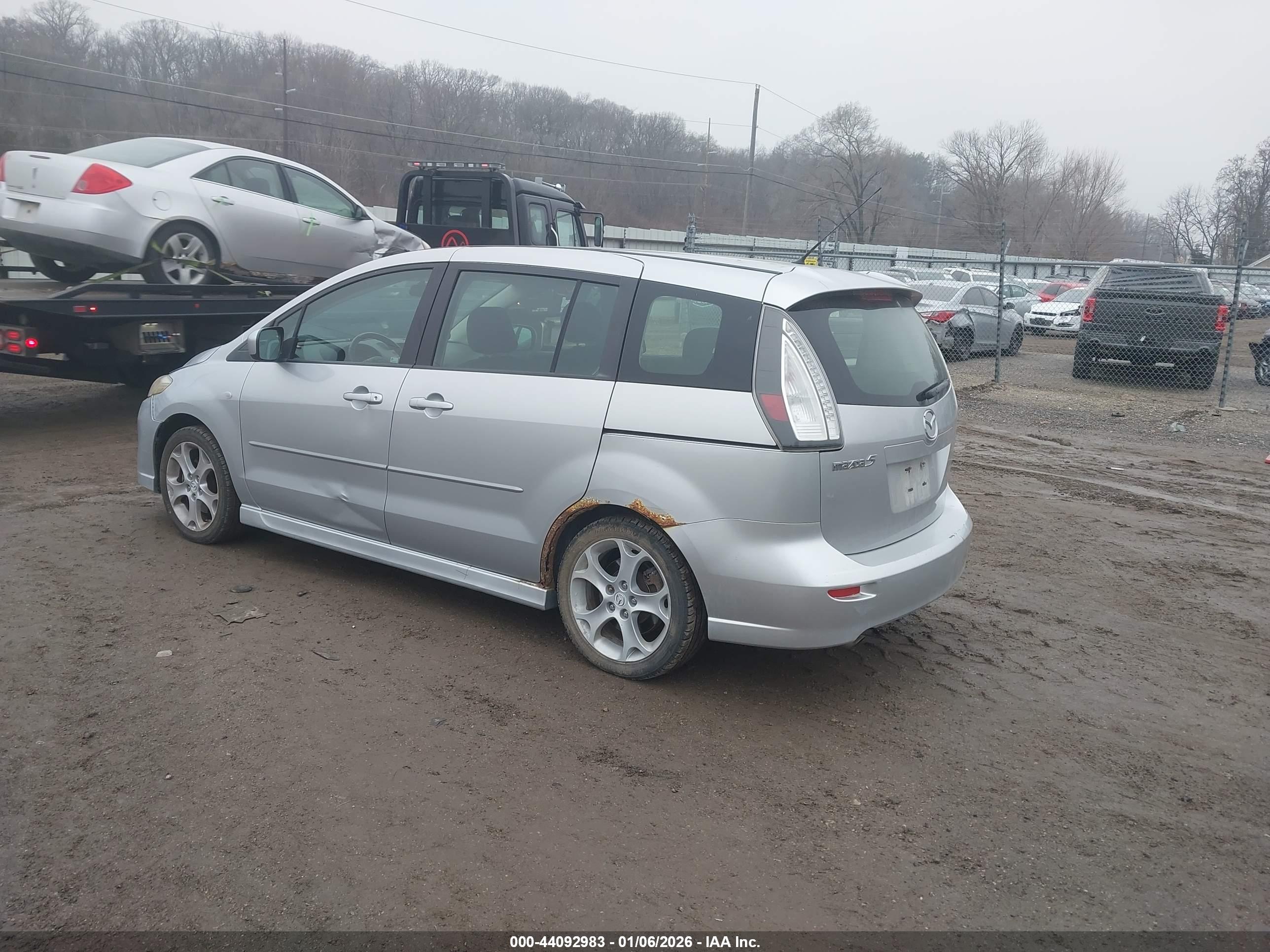 MAZDA MAZDA5 image 3