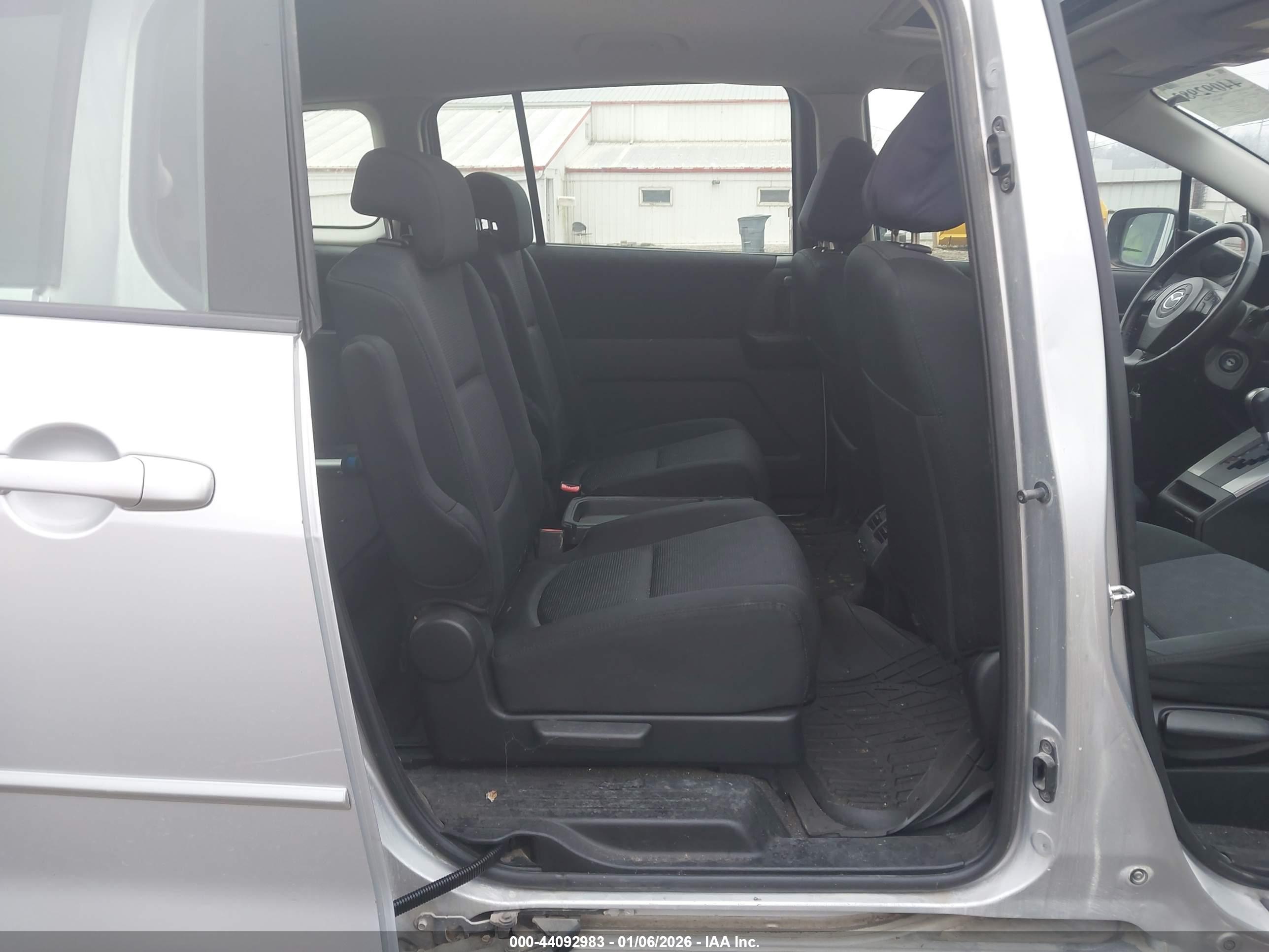 MAZDA MAZDA5 image 8