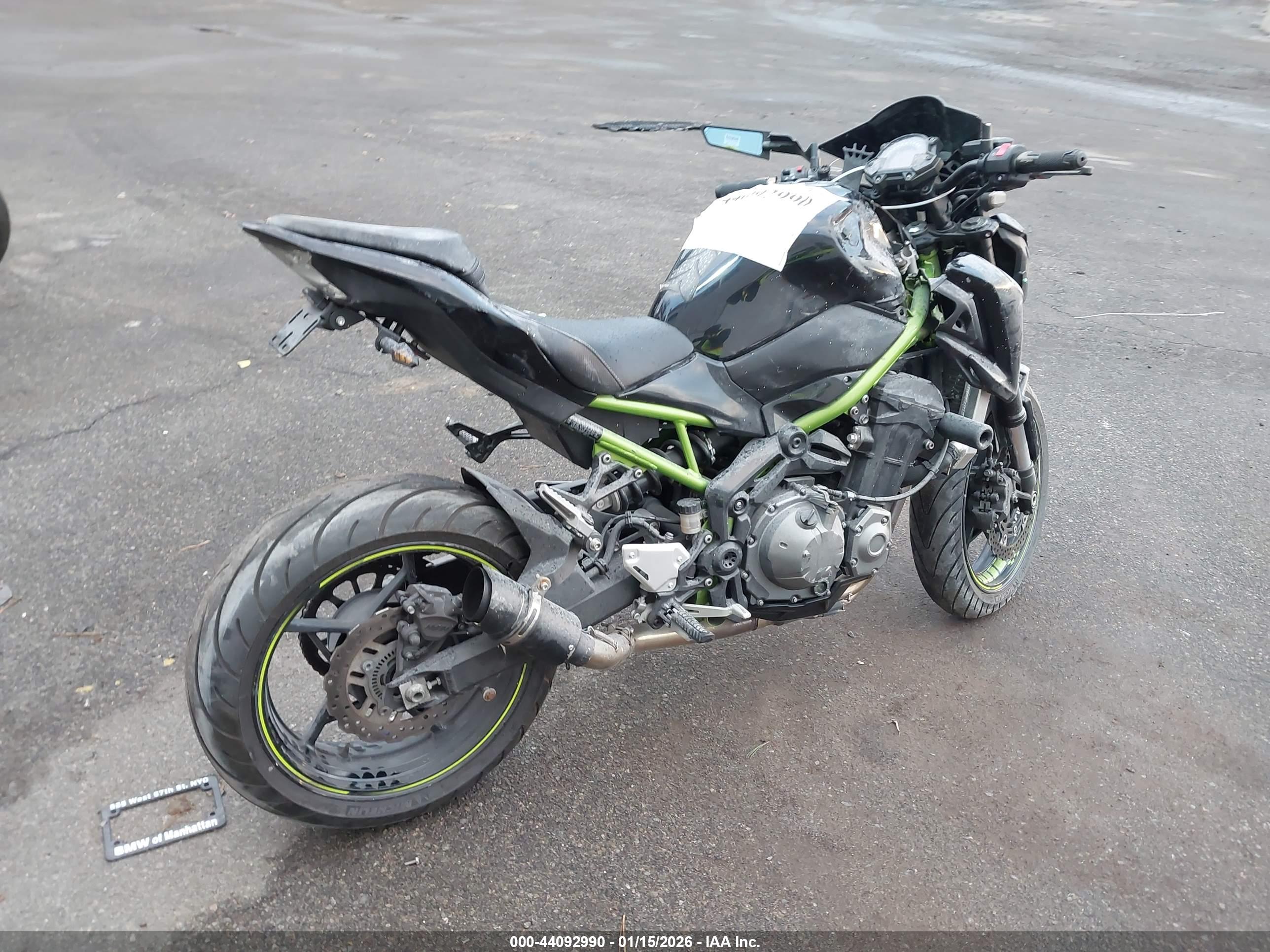 KAWASAKI ZR900 image 4