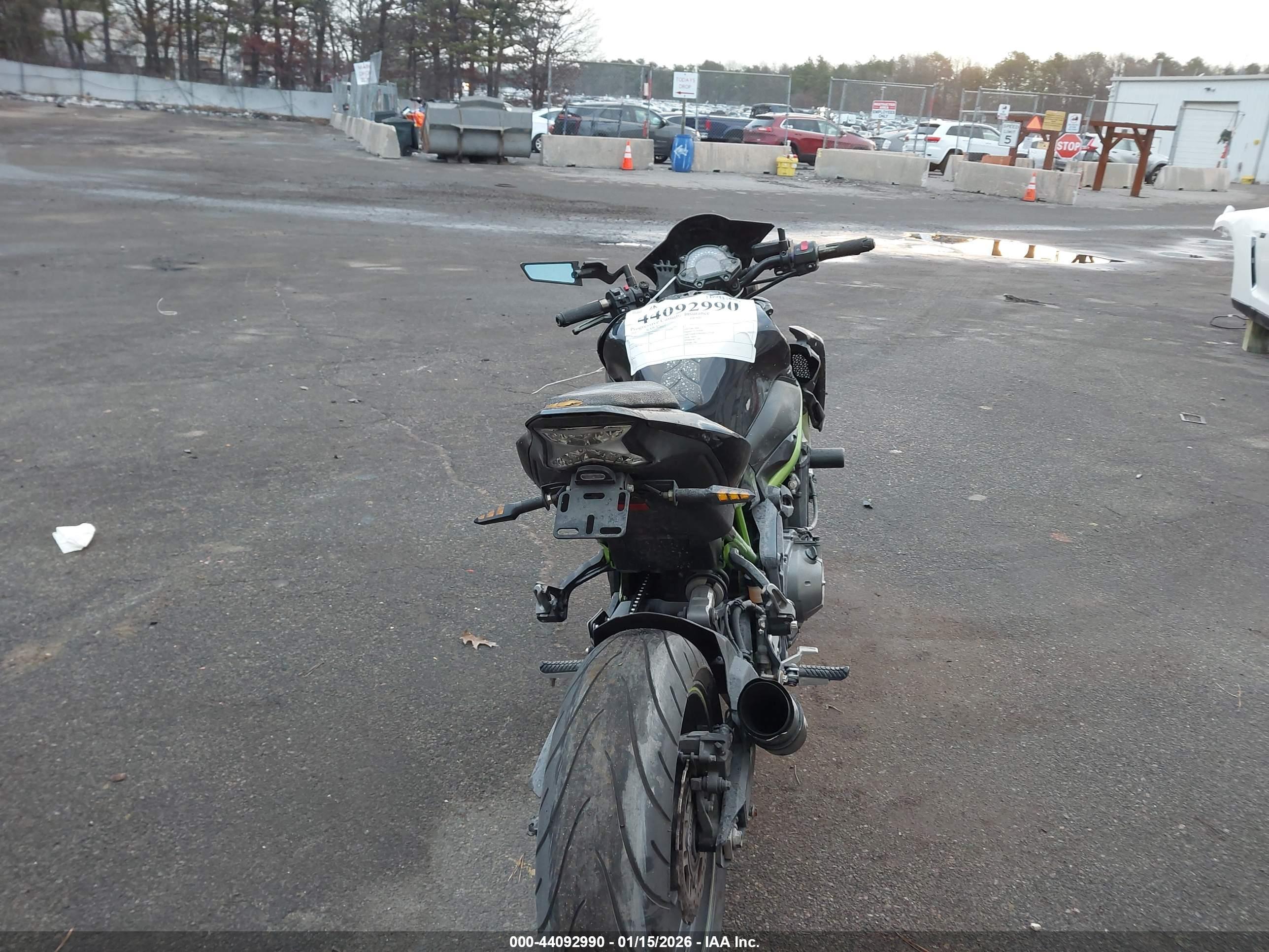 KAWASAKI ZR900 image 6